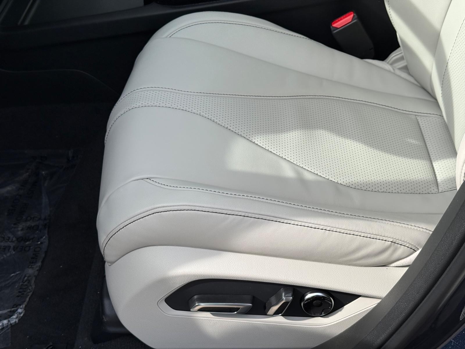 Acura RDX Vehicle Image 18