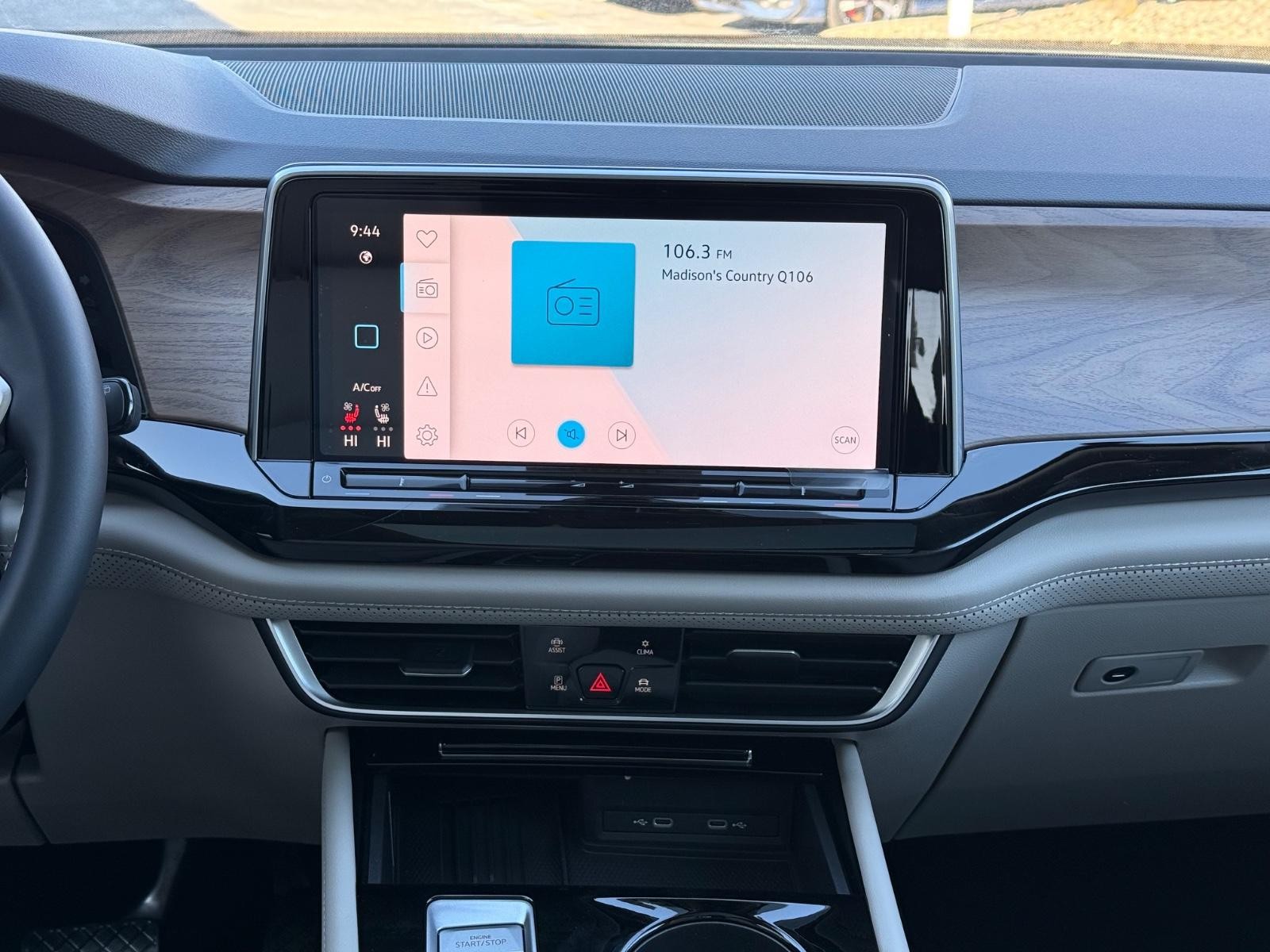 Volkswagen Atlas Vehicle Image 08