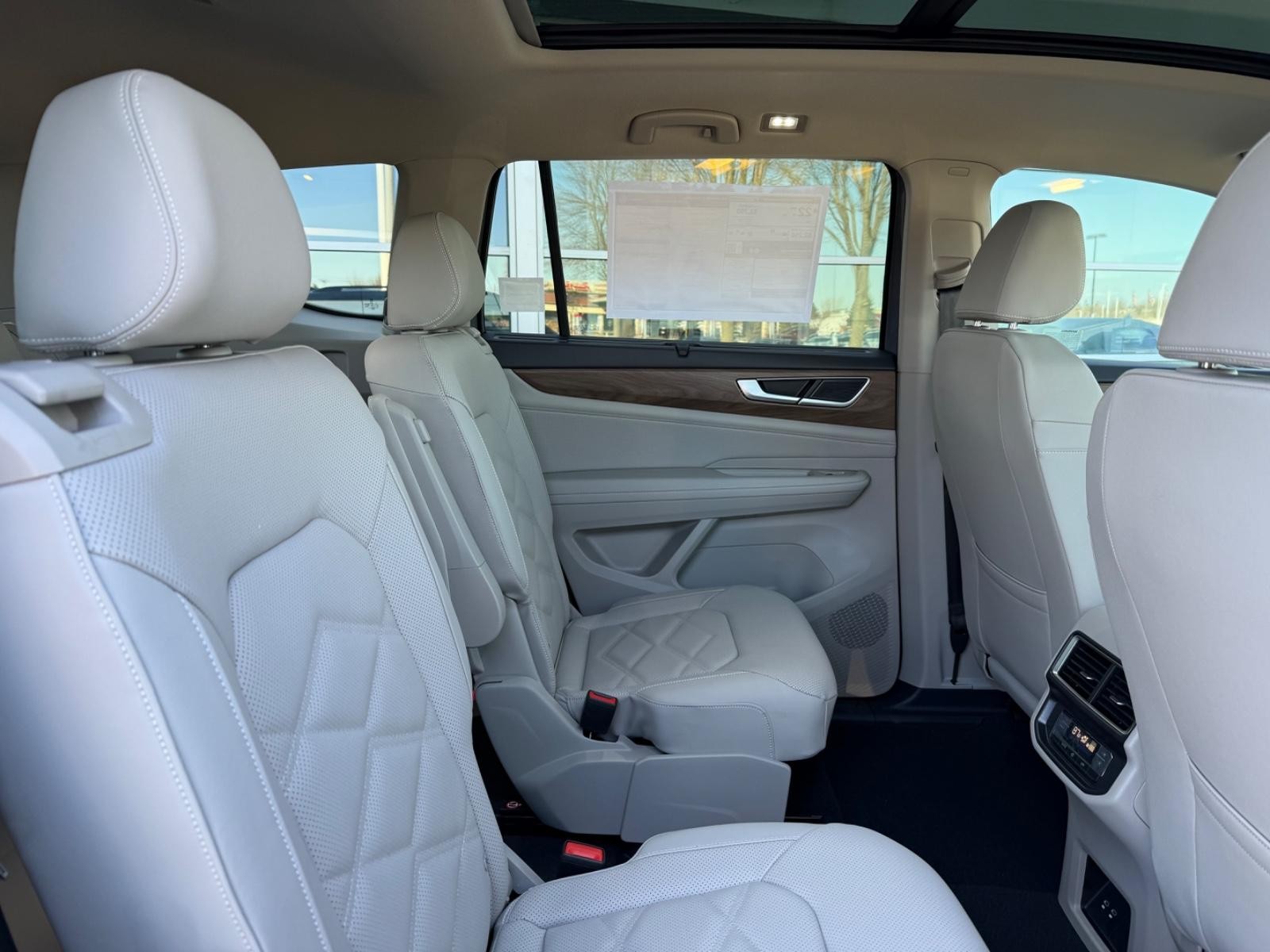 Volkswagen Atlas Vehicle Image 06