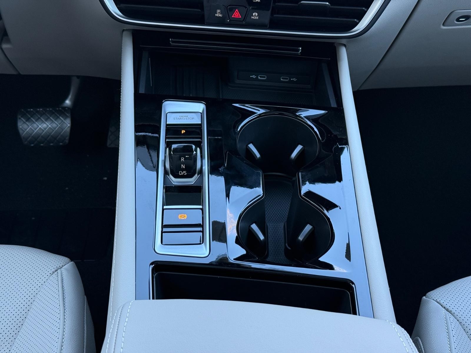 Volkswagen Atlas Vehicle Image 09