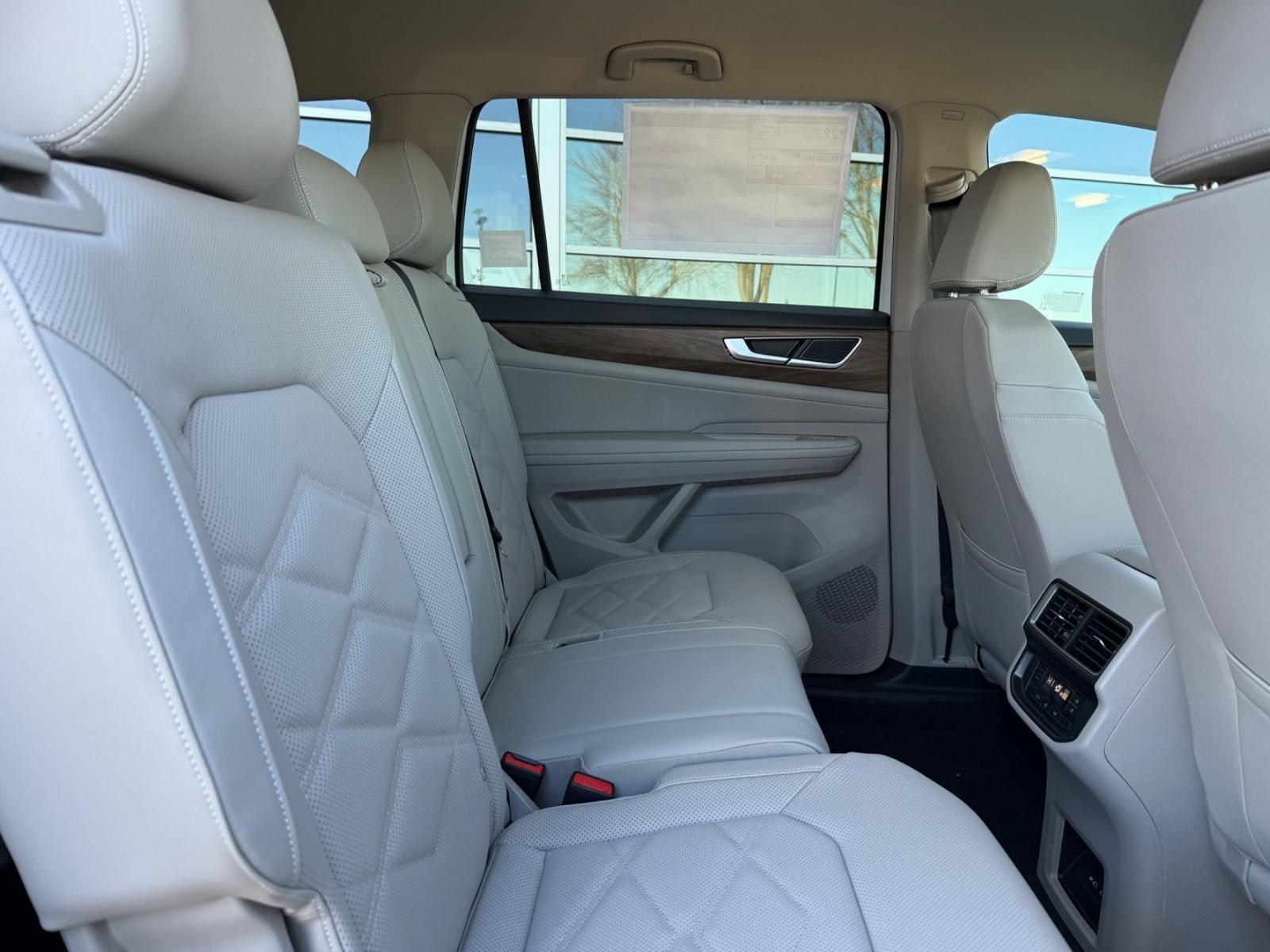 Volkswagen Atlas Vehicle Image 06