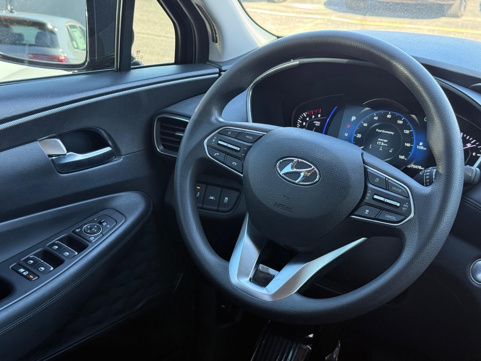 Hyundai Santa Fe Vehicle Image 14