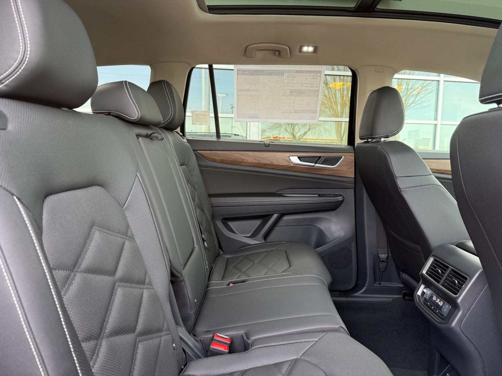 Volkswagen Atlas Vehicle Image 05