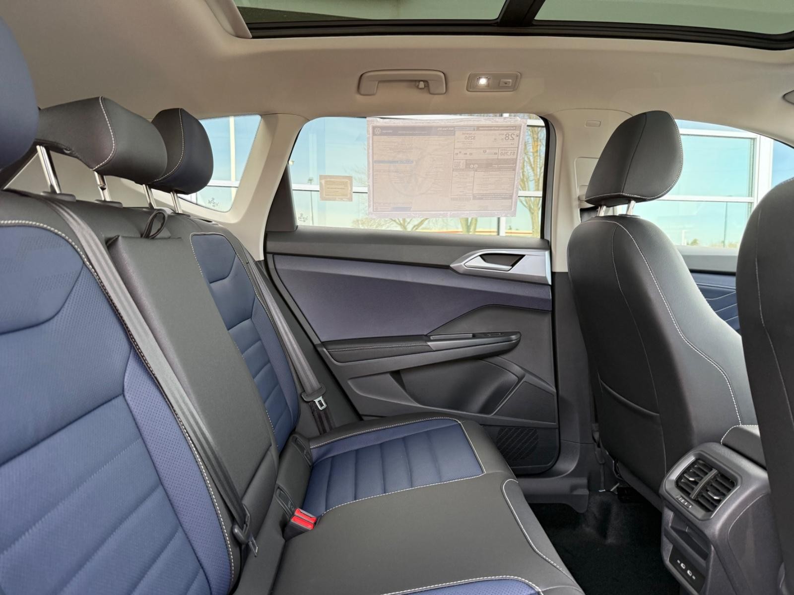 Volkswagen Taos Vehicle Image 05