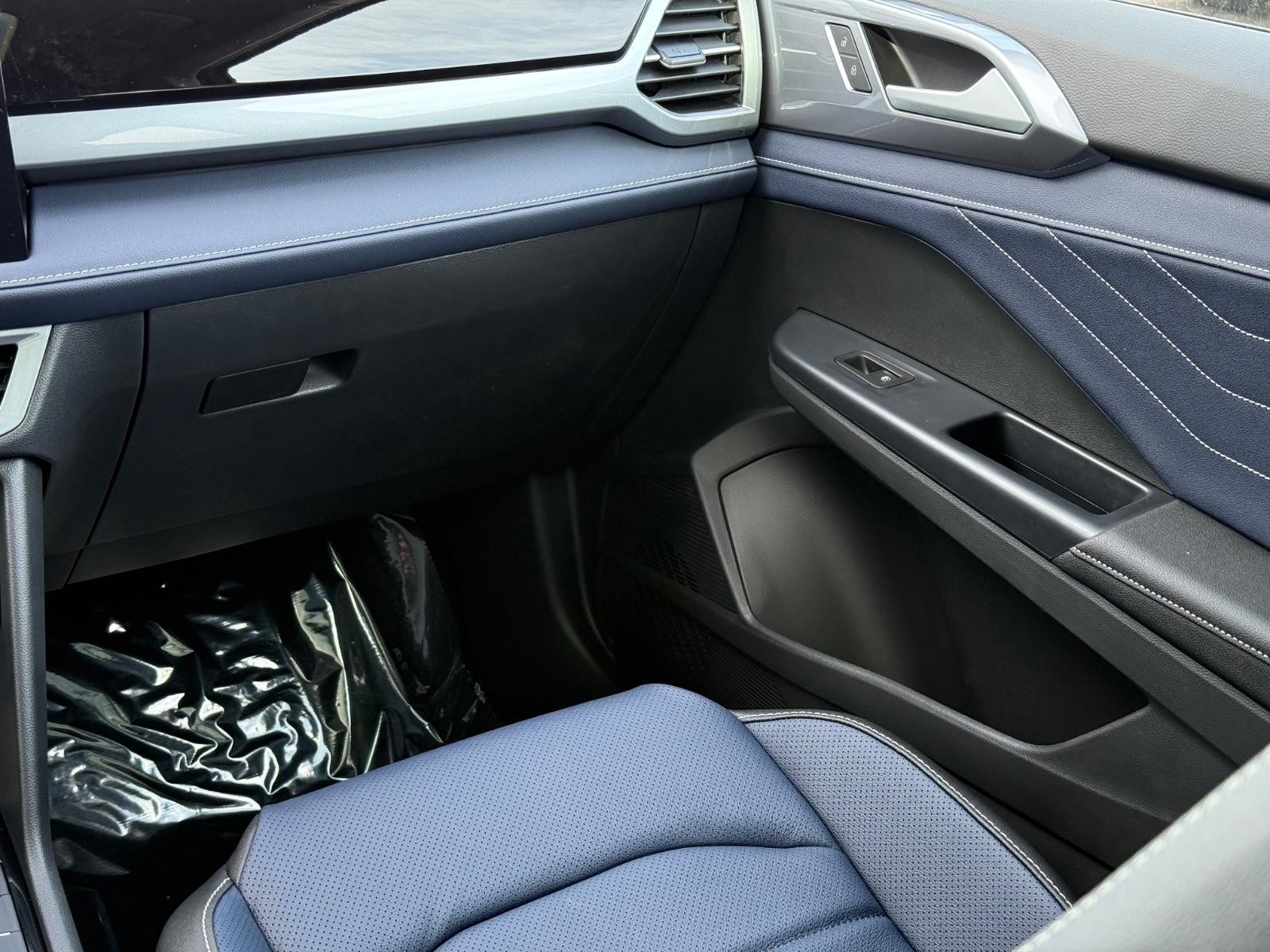 Volkswagen Taos Vehicle Image 10