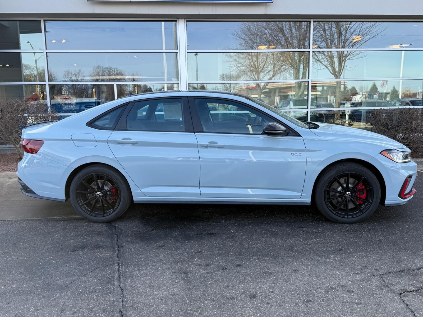 Volkswagen Jetta GLI Vehicle Image 02