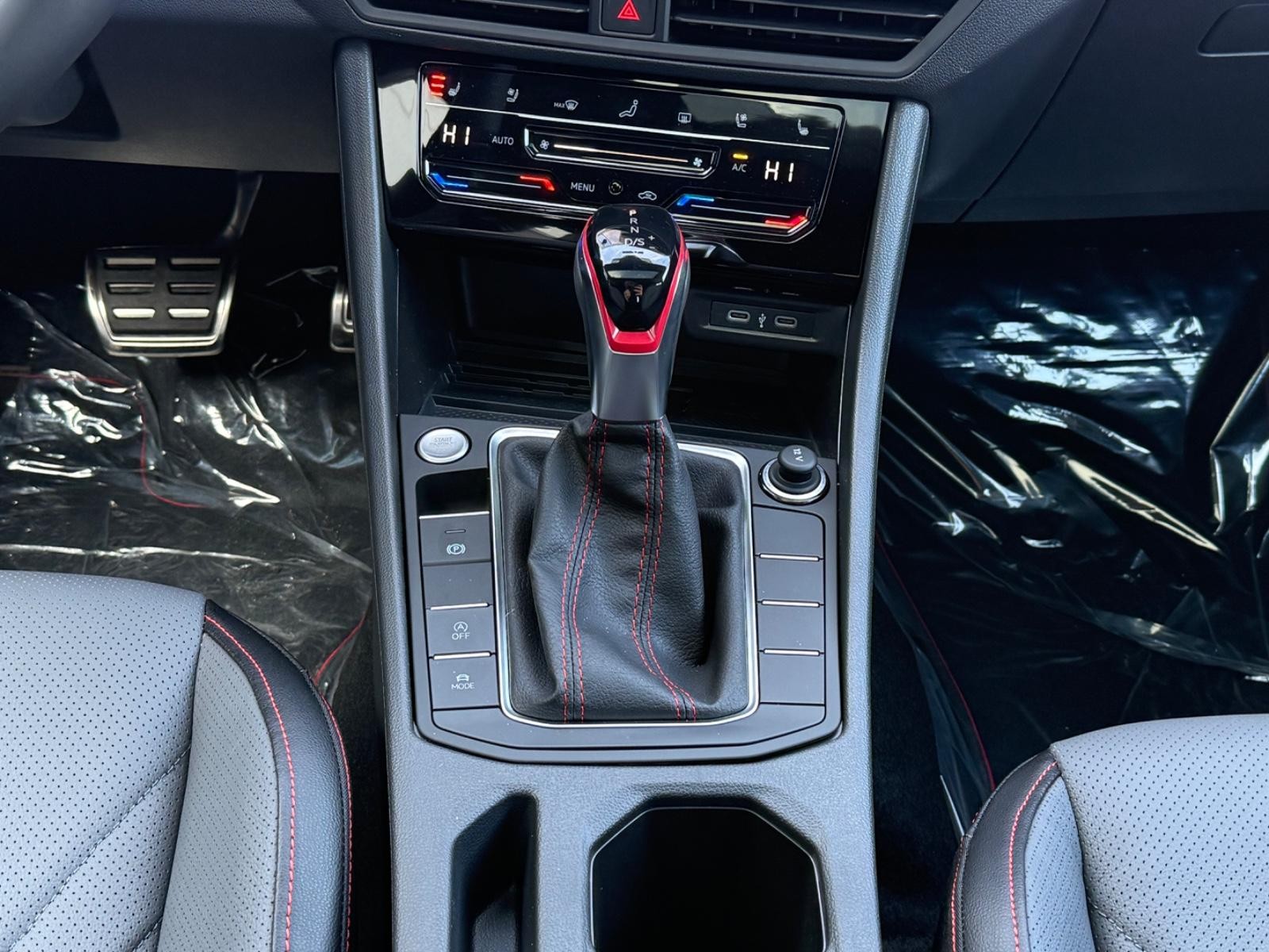 Volkswagen Jetta GLI Vehicle Image 08