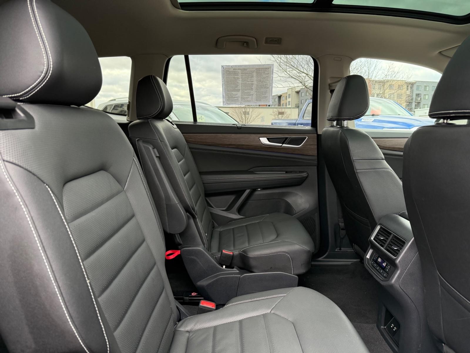 Volkswagen Atlas Vehicle Image 10