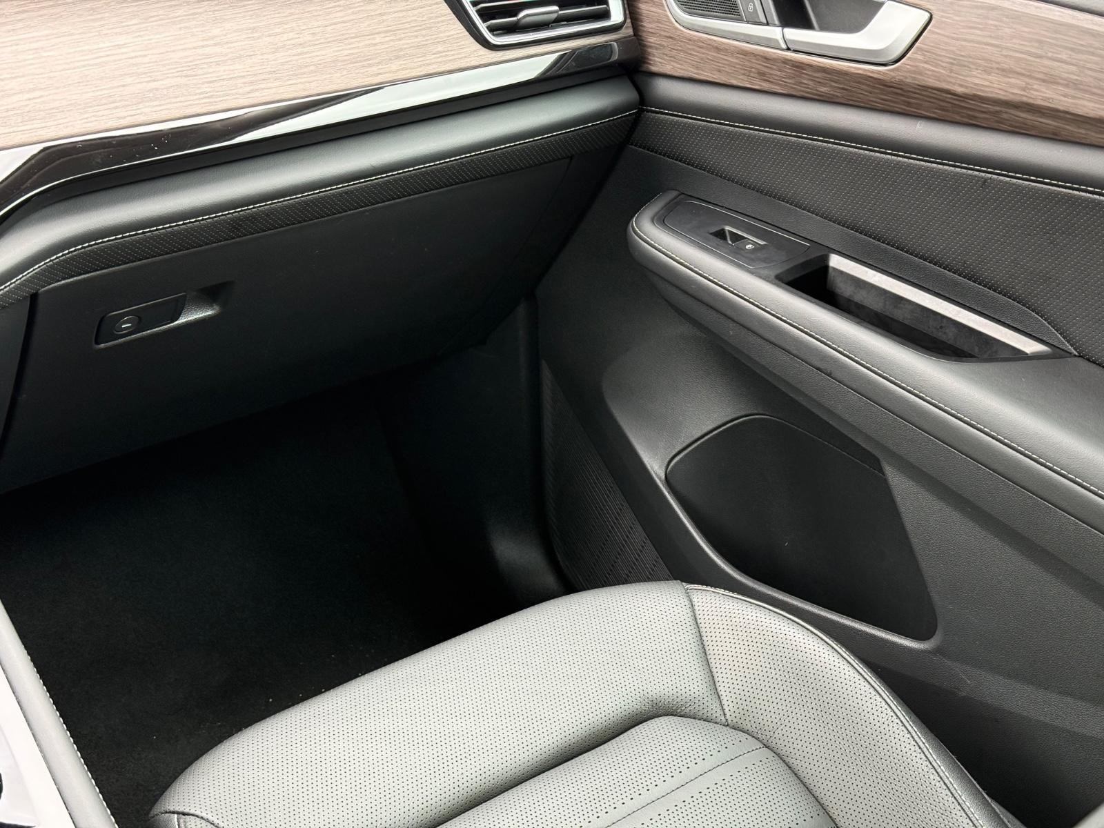 Volkswagen Atlas Vehicle Image 15