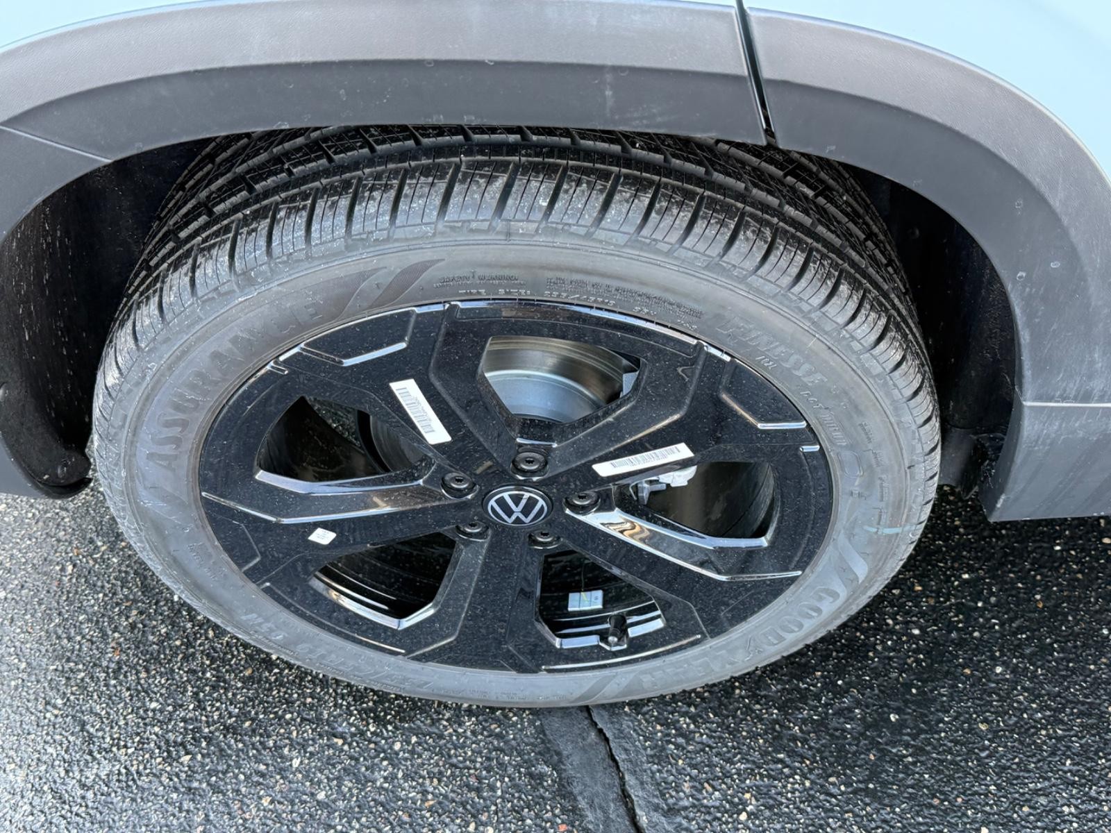 Volkswagen Taos Vehicle Image 04