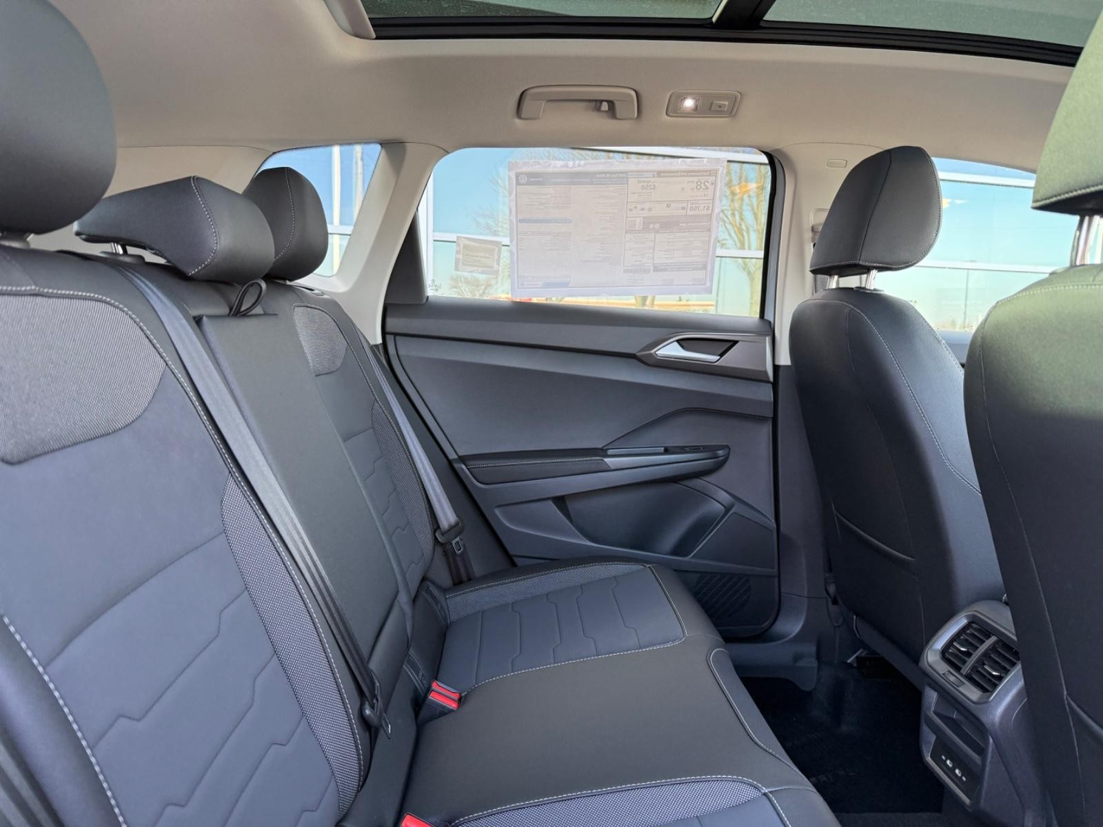 Volkswagen Taos Vehicle Image 05