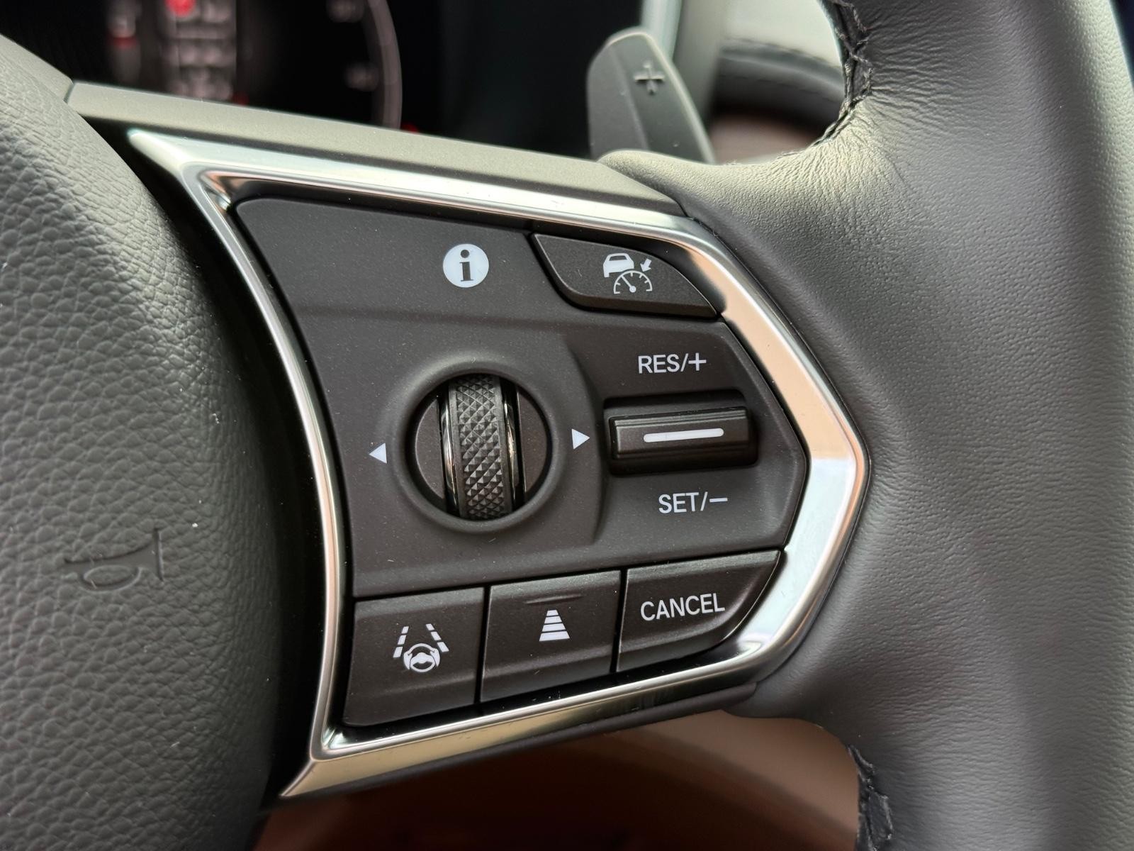 Acura MDX Vehicle Image 13