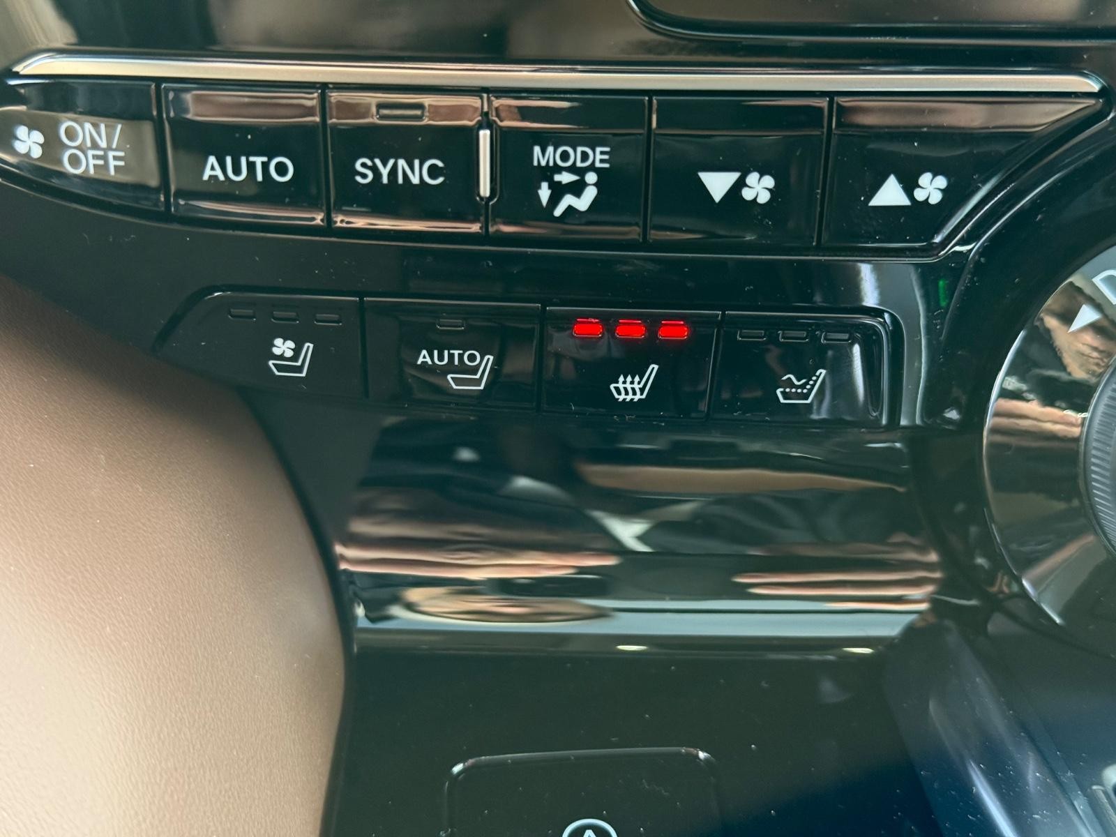 Acura MDX Vehicle Image 16