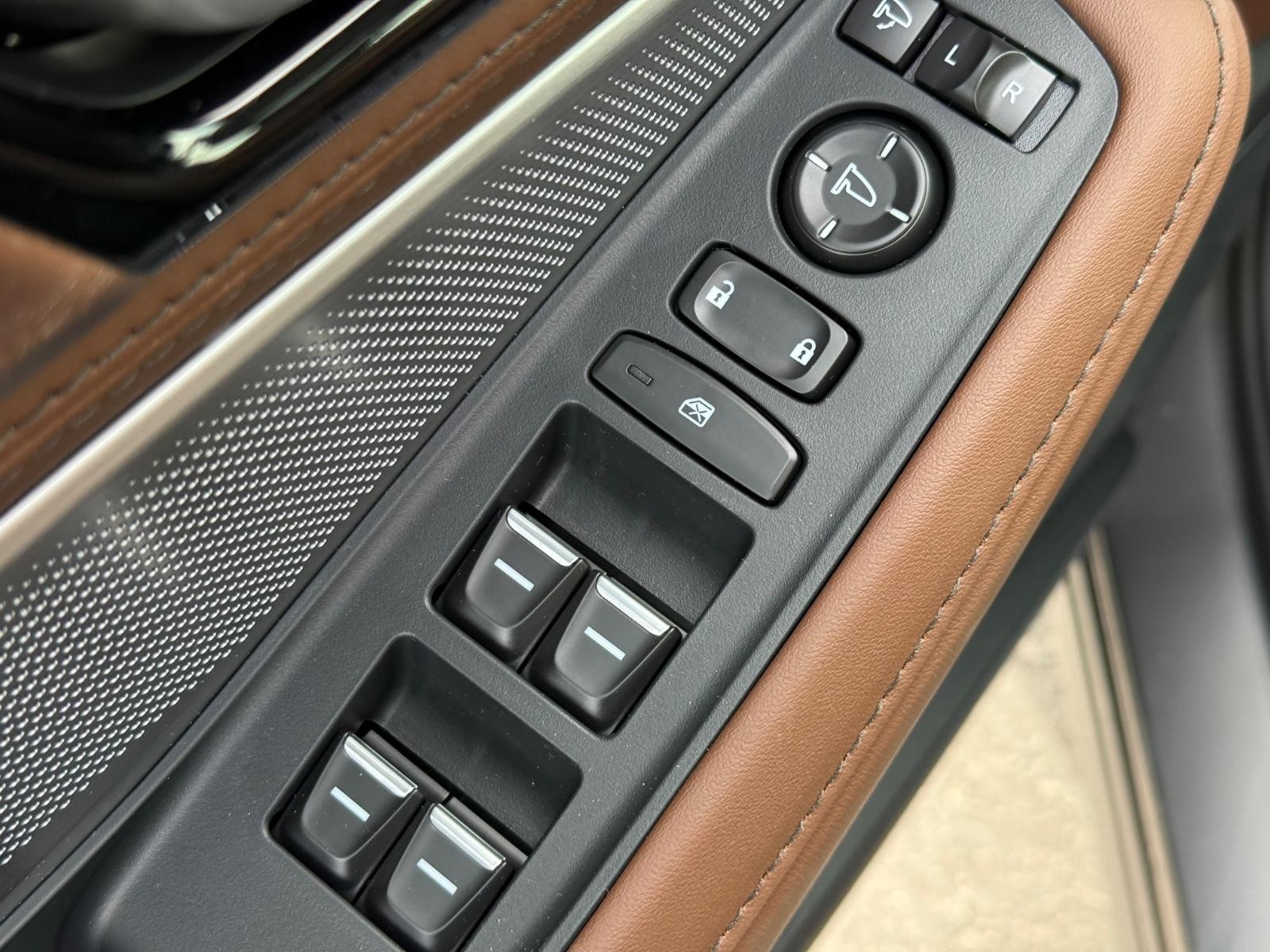 Acura MDX Vehicle Image 17