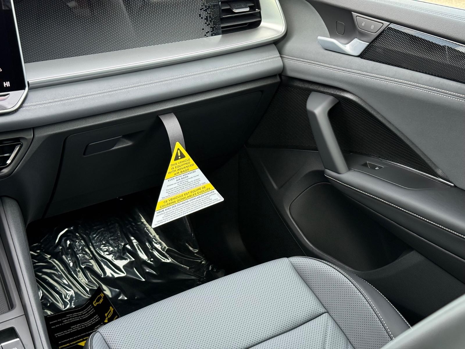 Volkswagen Tiguan Vehicle Image 09