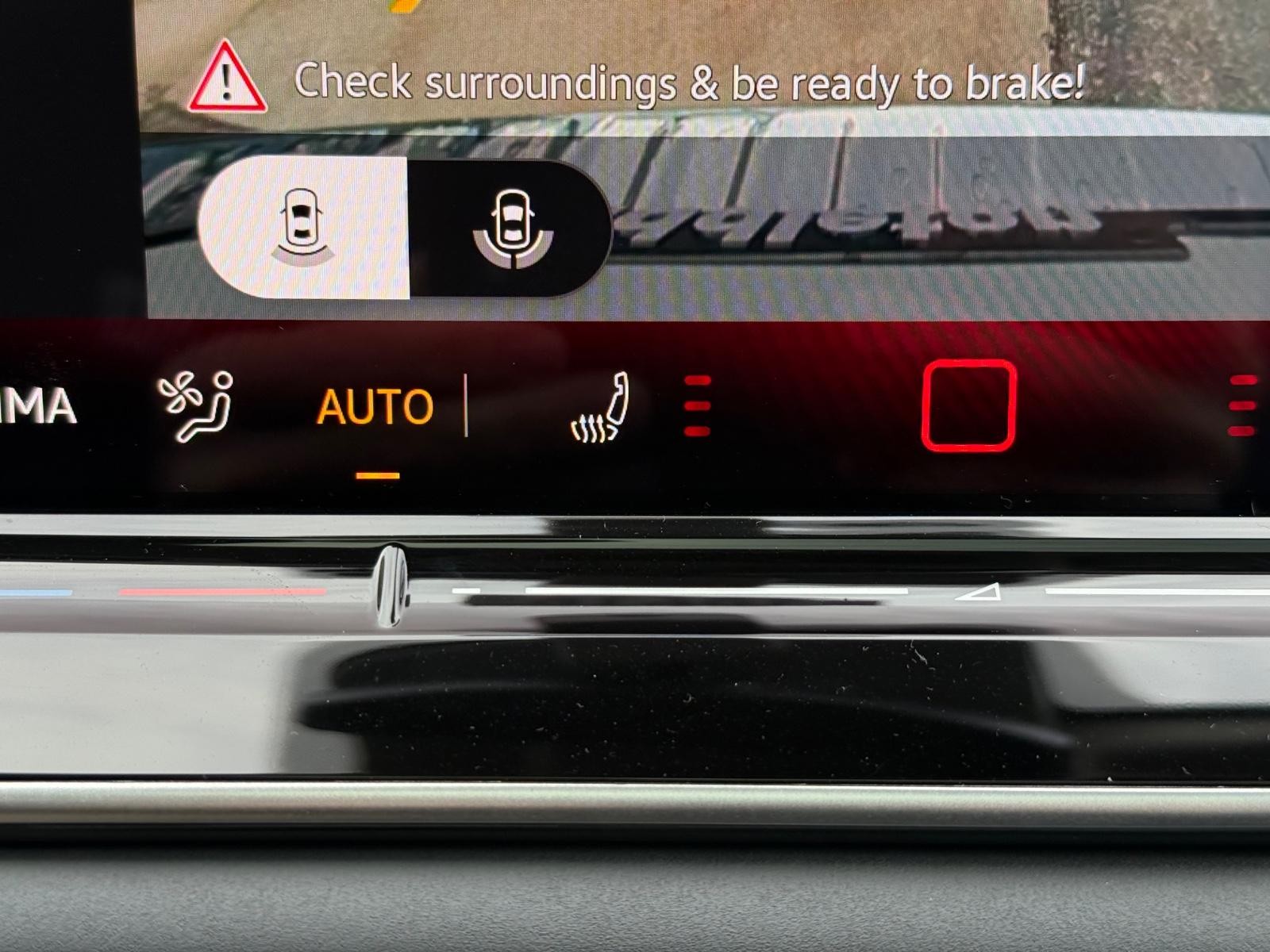 Volkswagen Tiguan Vehicle Image 14