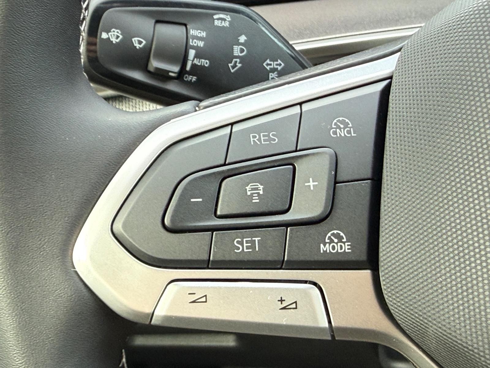 Volkswagen Tiguan Vehicle Image 10