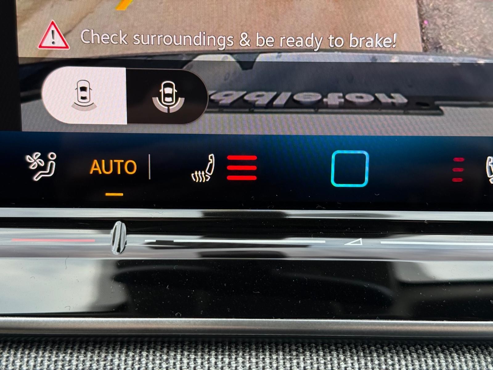 Volkswagen Tiguan Vehicle Image 14