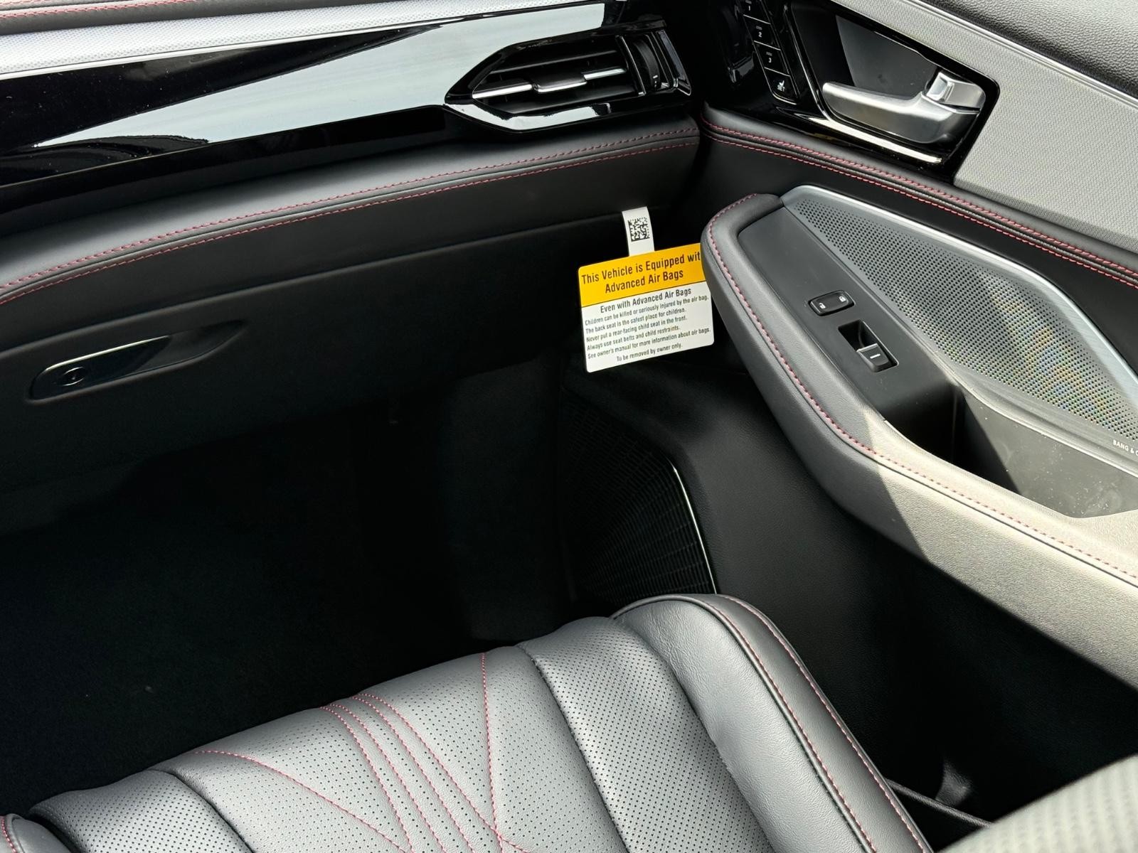 Acura MDX Vehicle Image 11