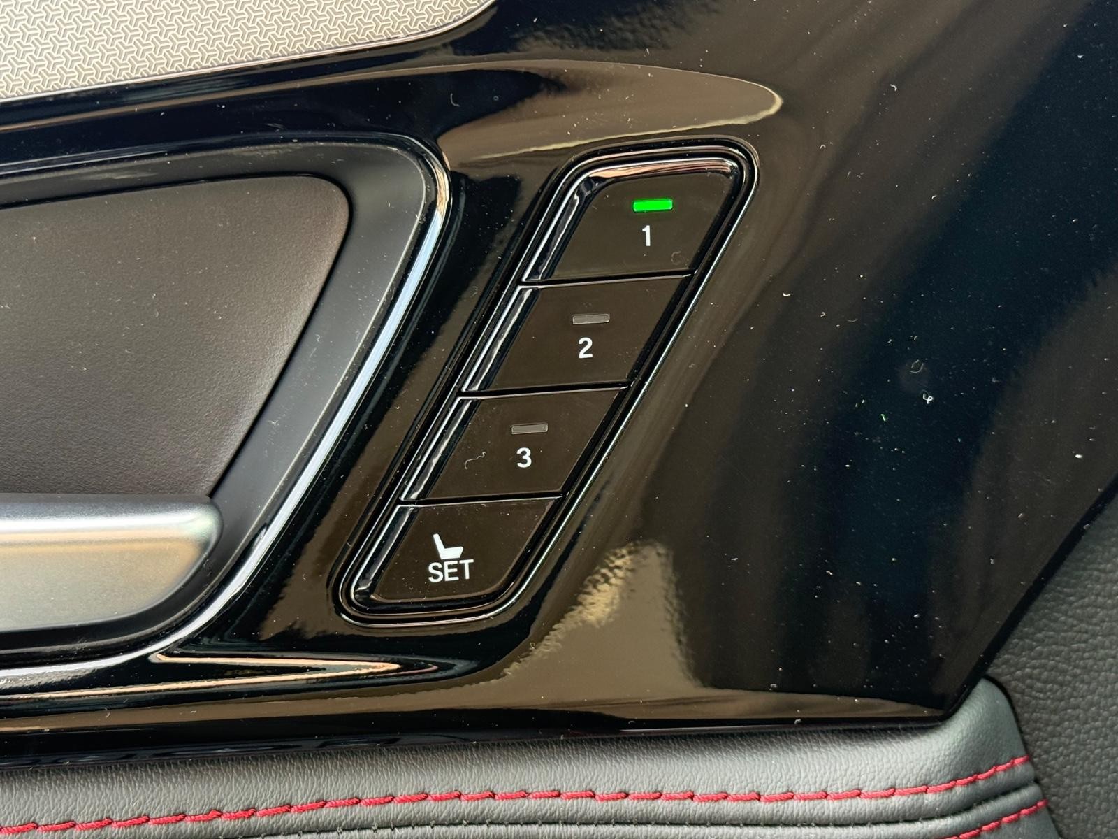 Acura MDX Vehicle Image 12