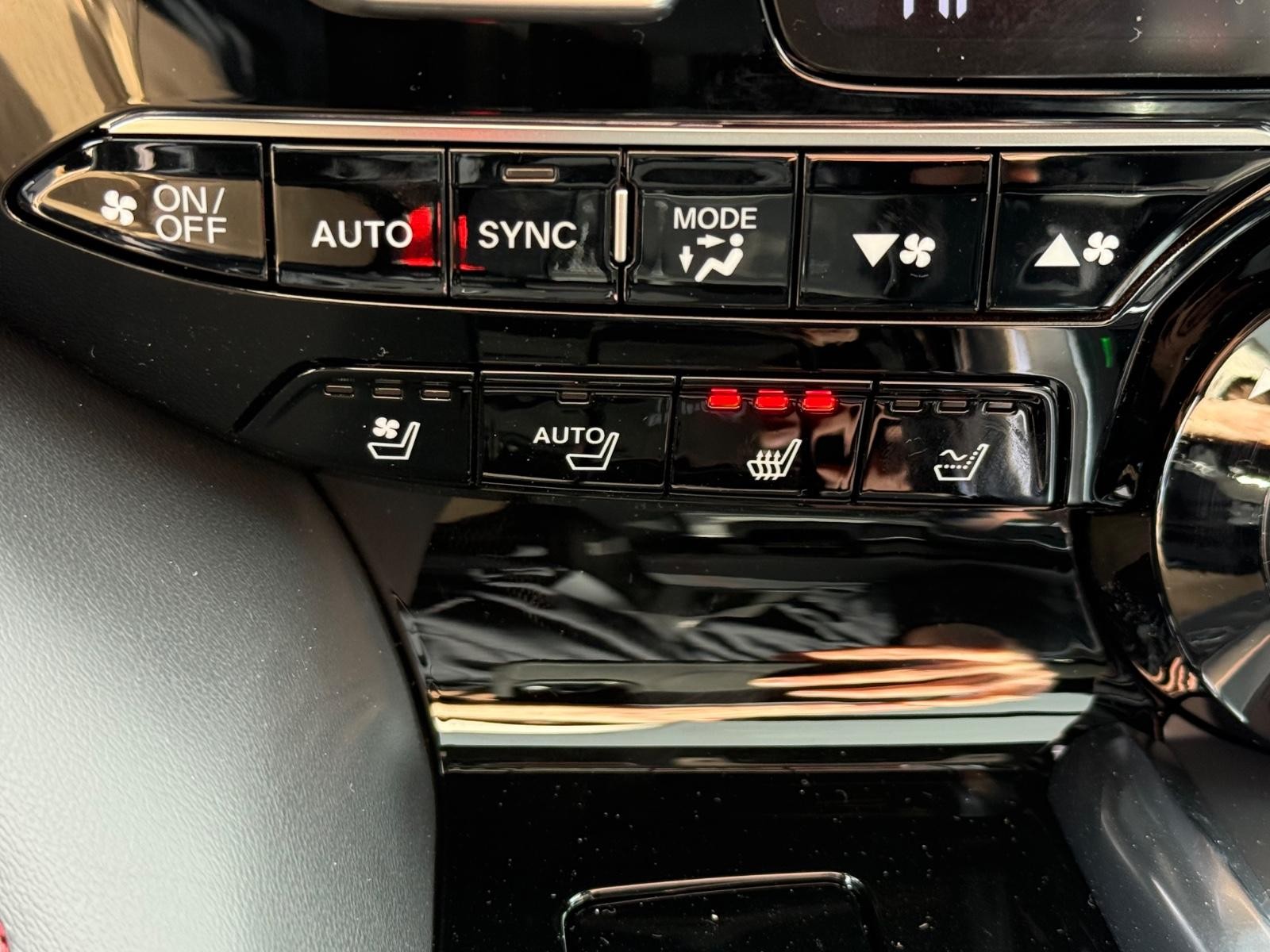 Acura MDX Vehicle Image 16