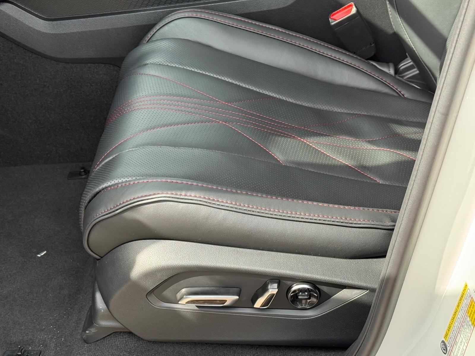 Acura MDX Vehicle Image 18