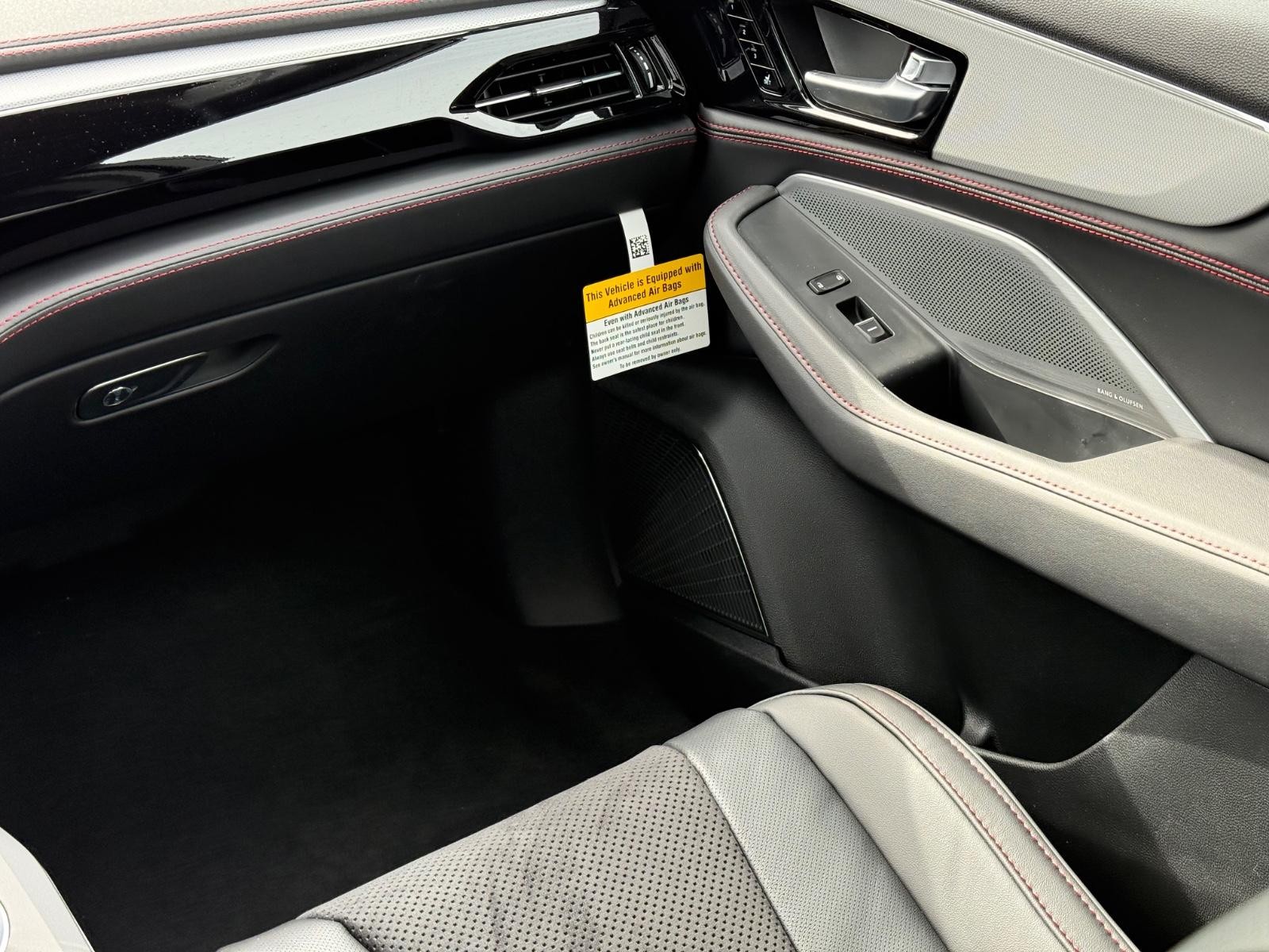 Acura MDX Vehicle Image 10