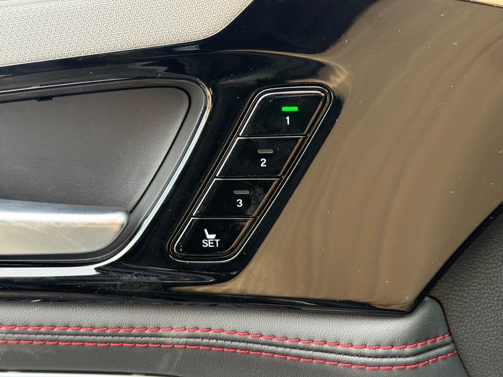 Acura MDX Vehicle Image 11