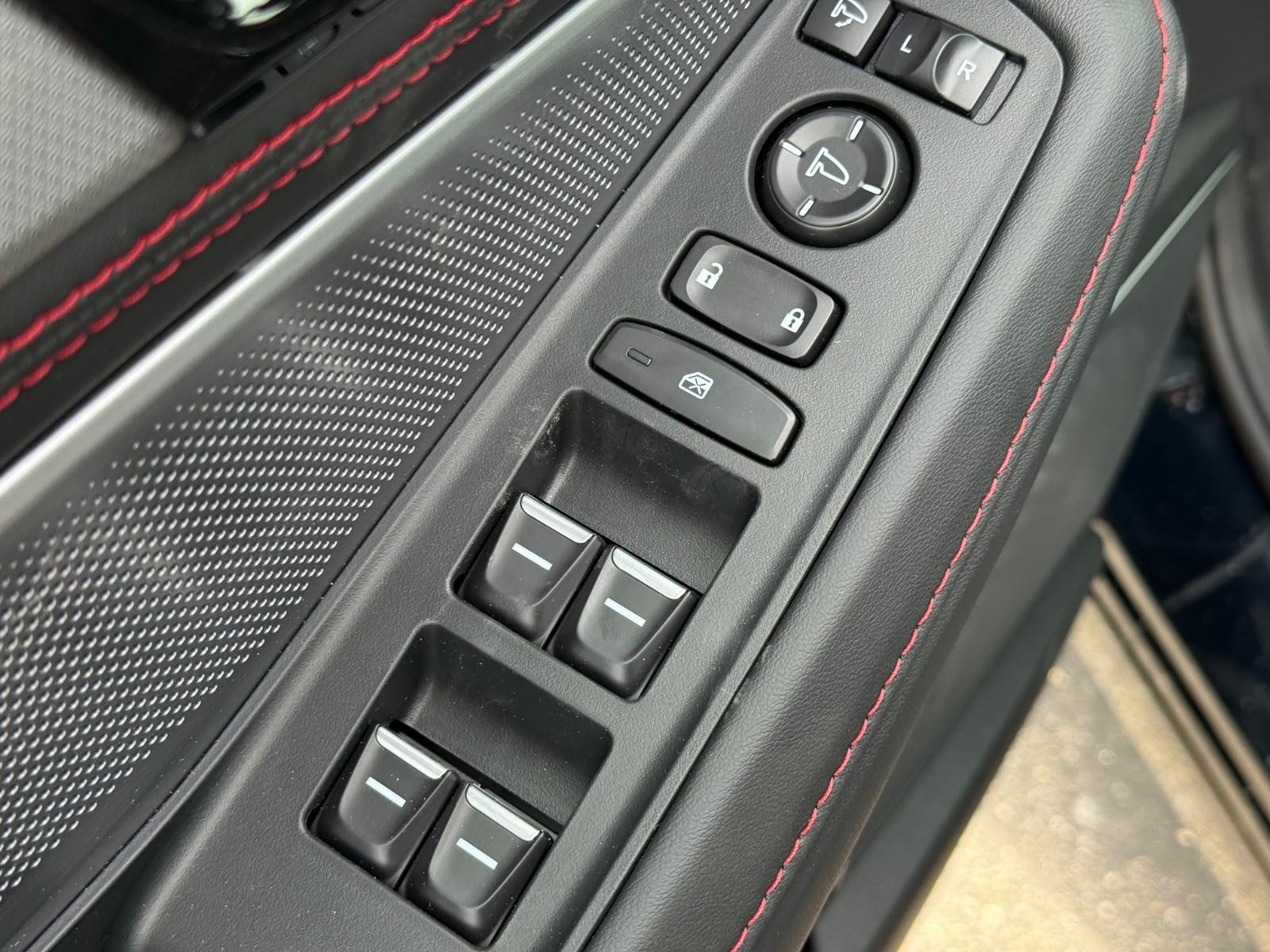 Acura MDX Vehicle Image 16