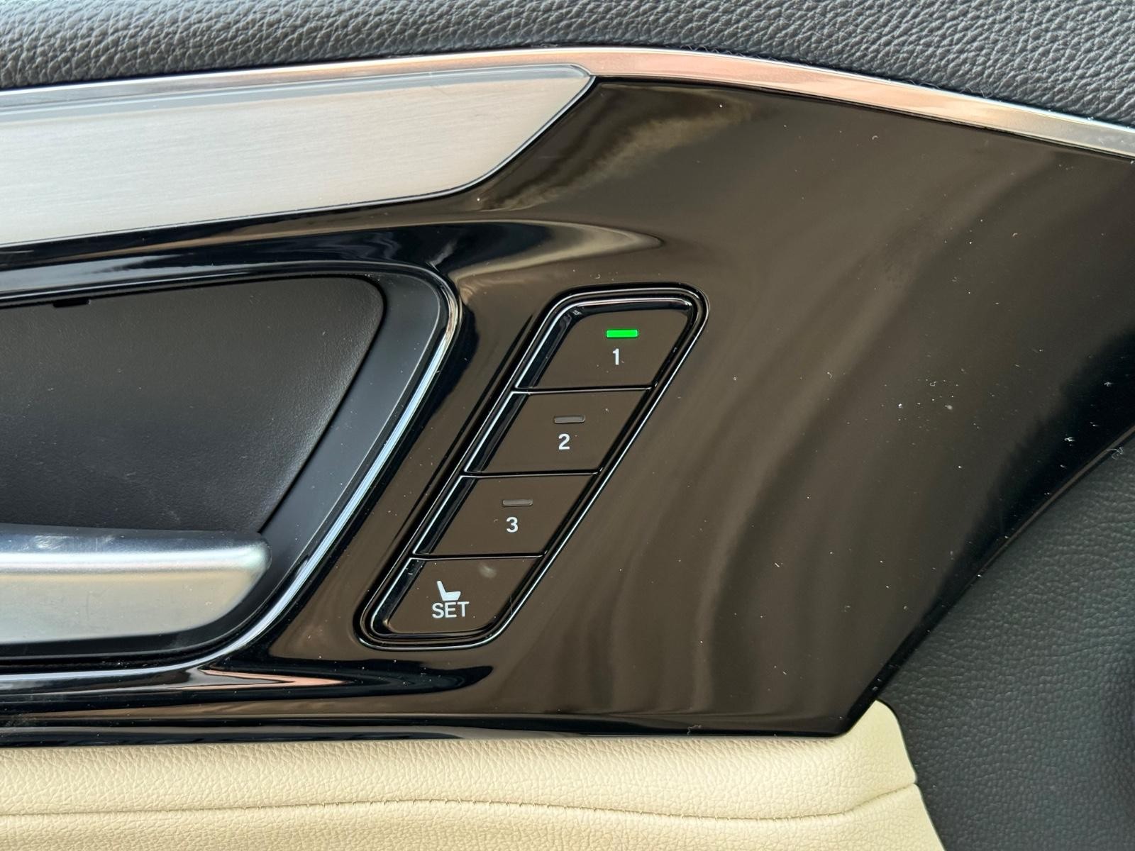 Acura MDX Vehicle Image 11