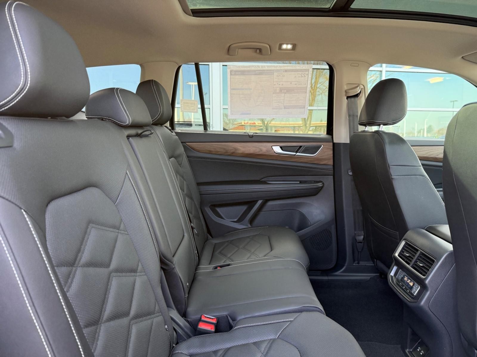 Volkswagen Atlas Vehicle Image 06