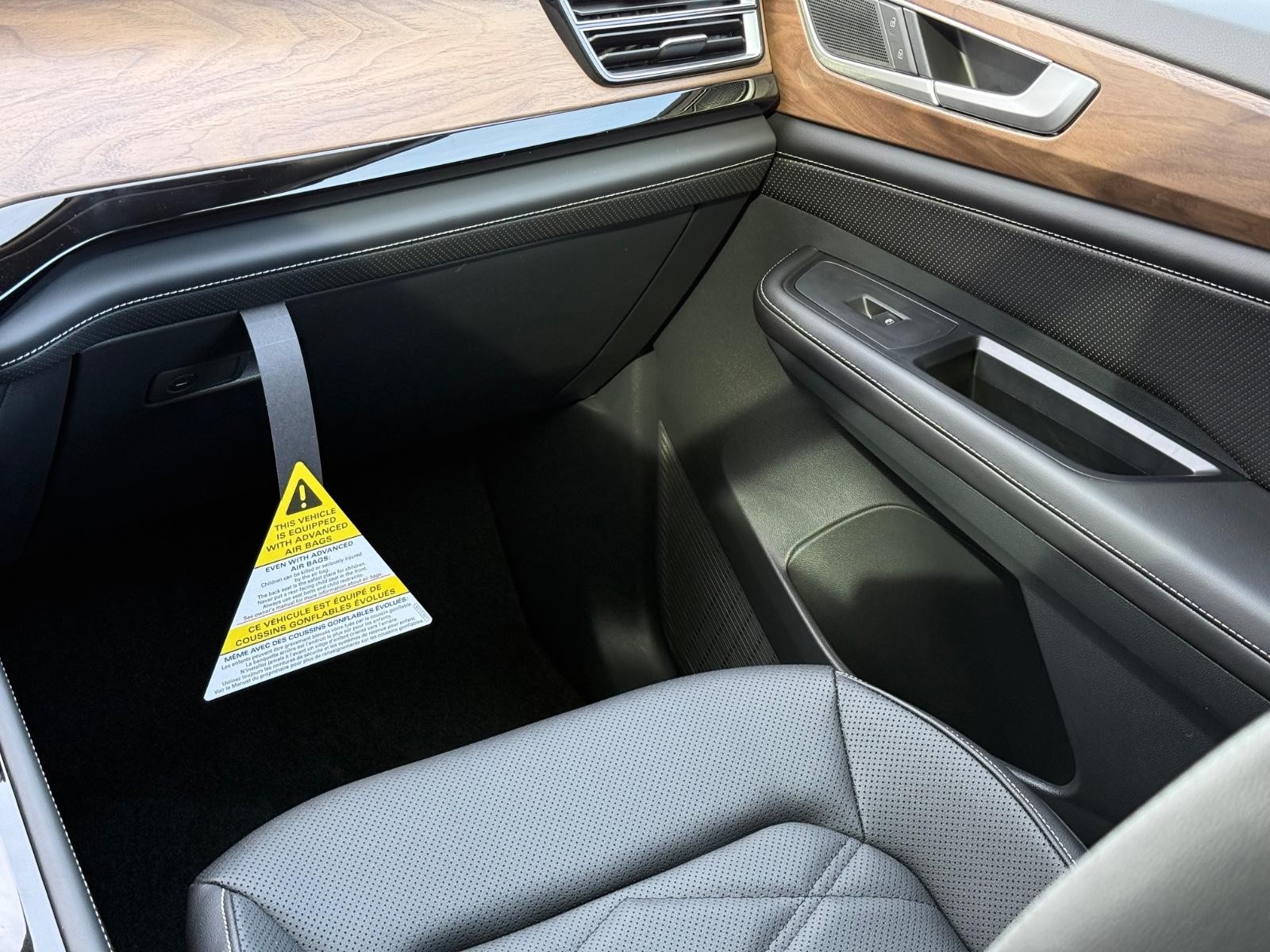 Volkswagen Atlas Vehicle Image 11