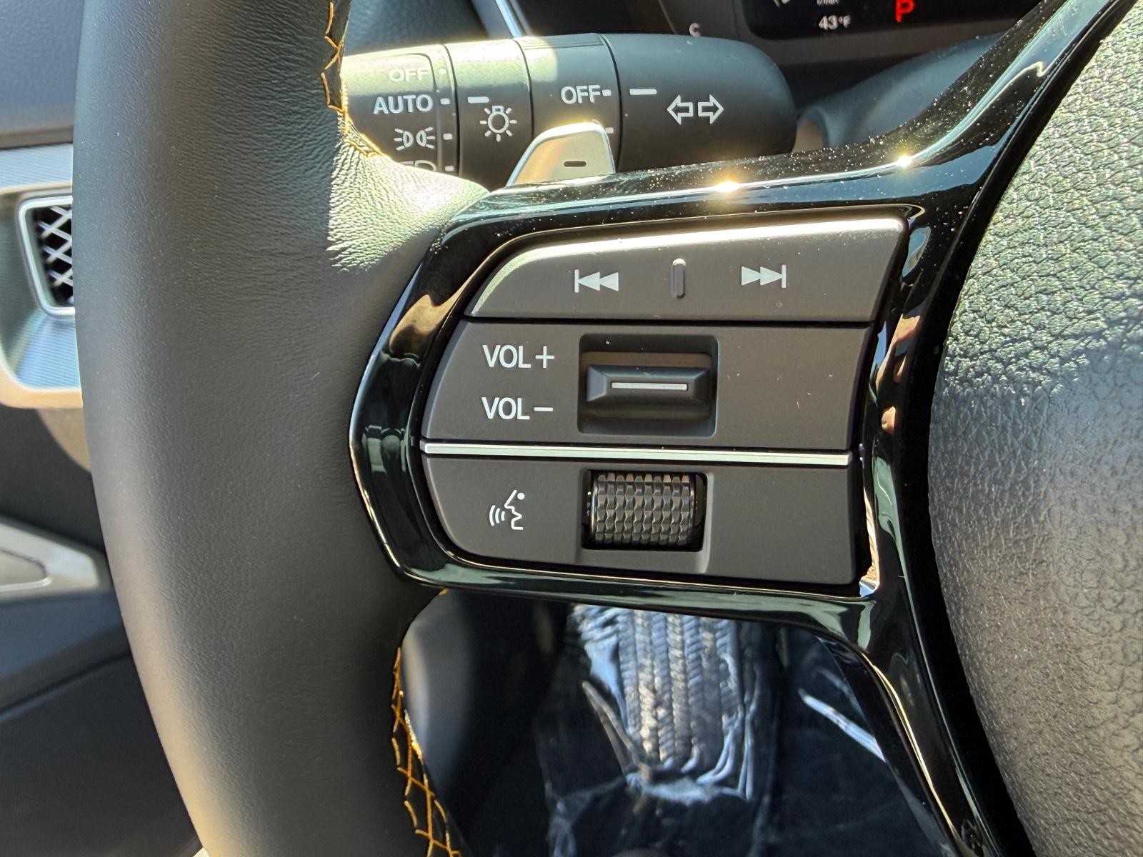 Acura Integra Vehicle Image 12