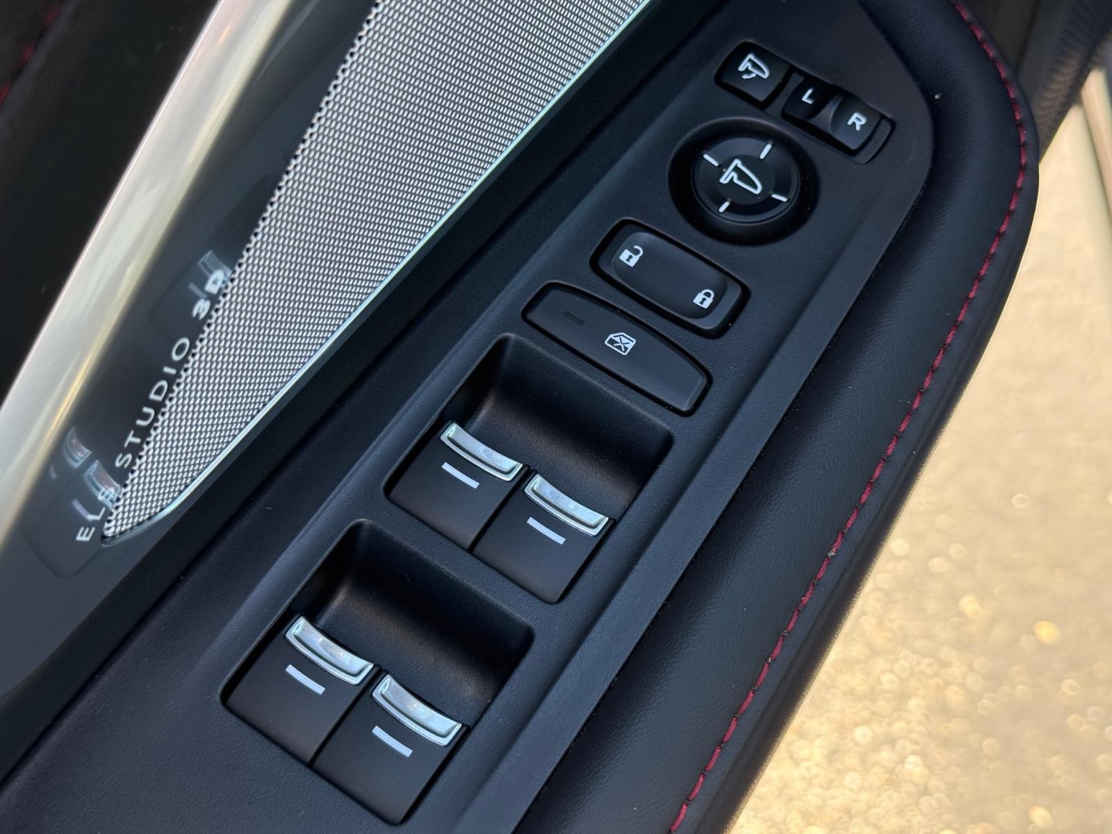 Acura RDX Vehicle Image 22