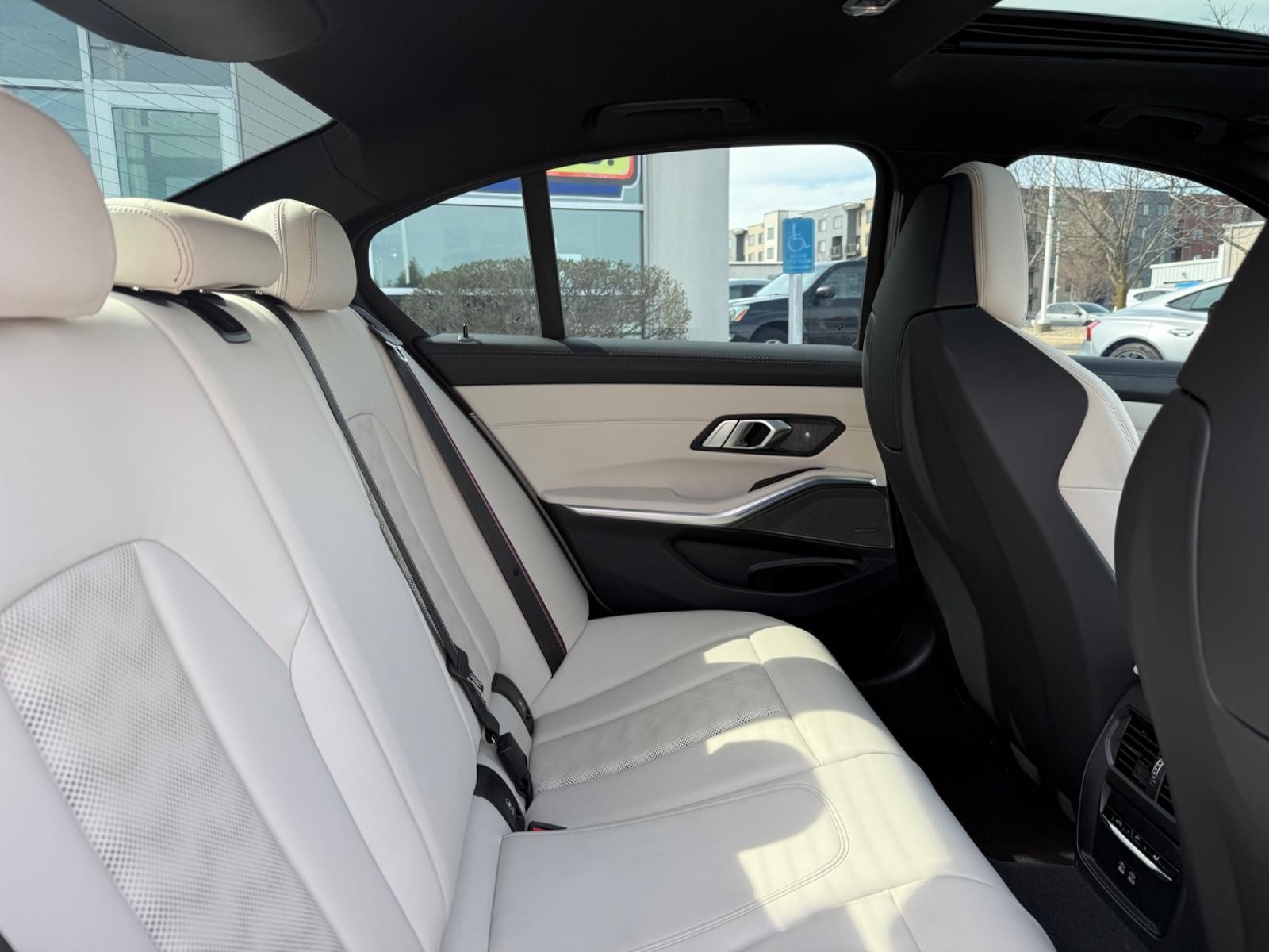 BMW M3 Vehicle Image 10