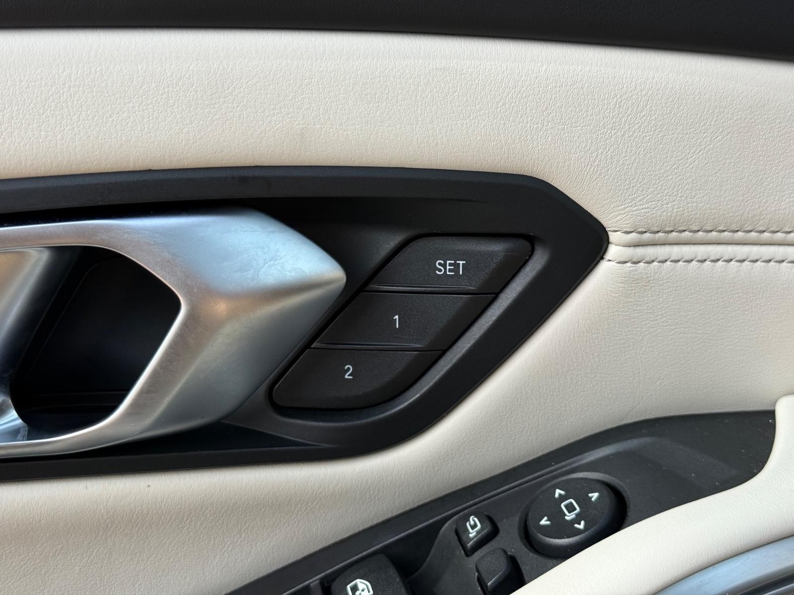 BMW M3 Vehicle Image 16