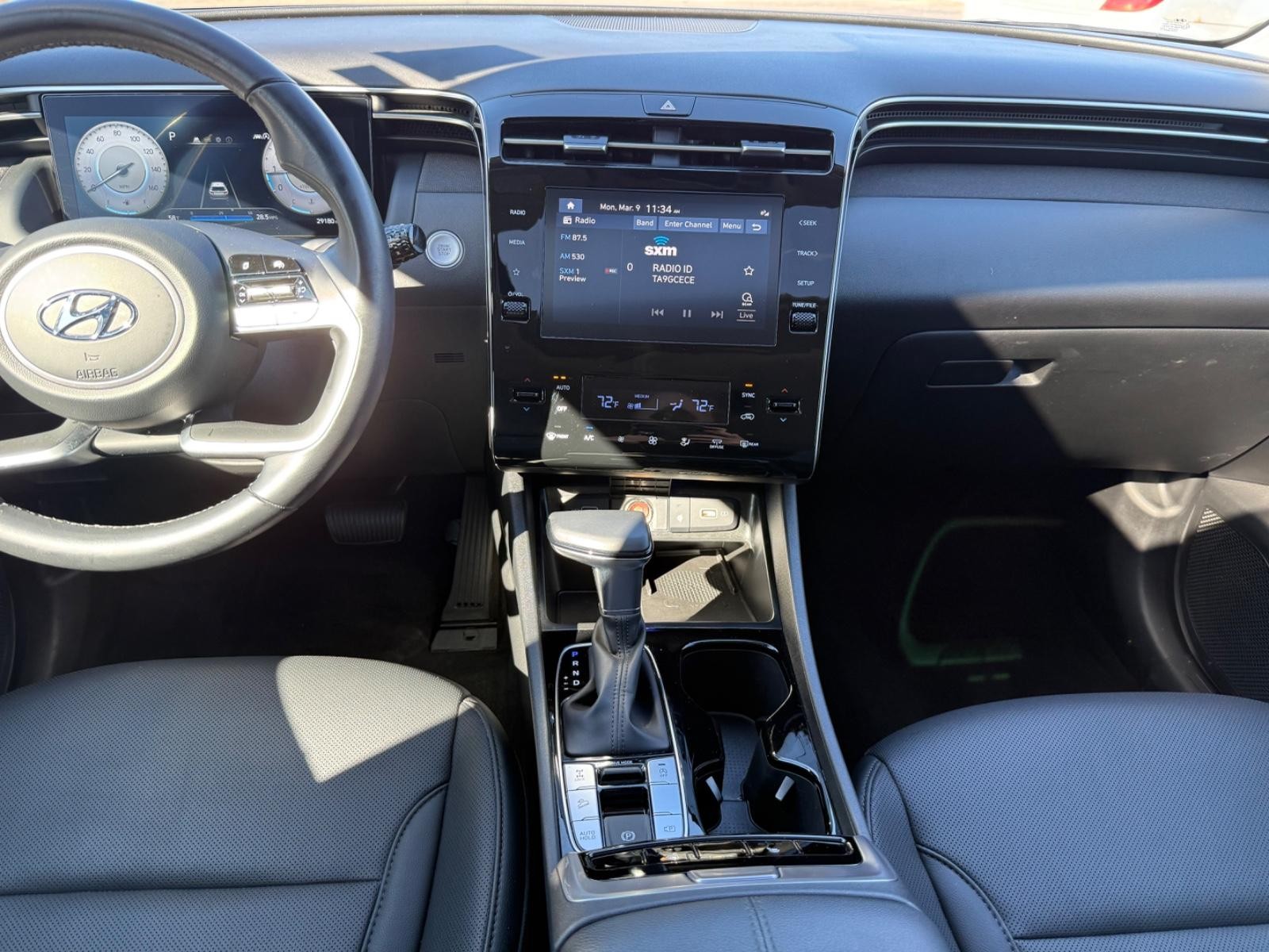 Hyundai Tucson Vehicle Image 11