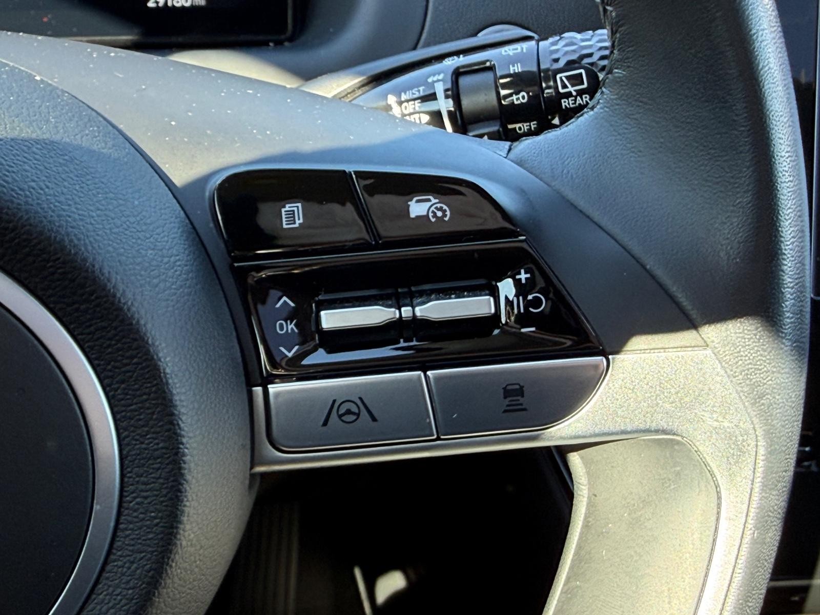 Hyundai Tucson Vehicle Image 17