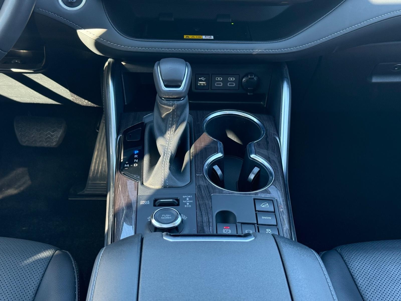 Toyota Highlander Vehicle Image 13