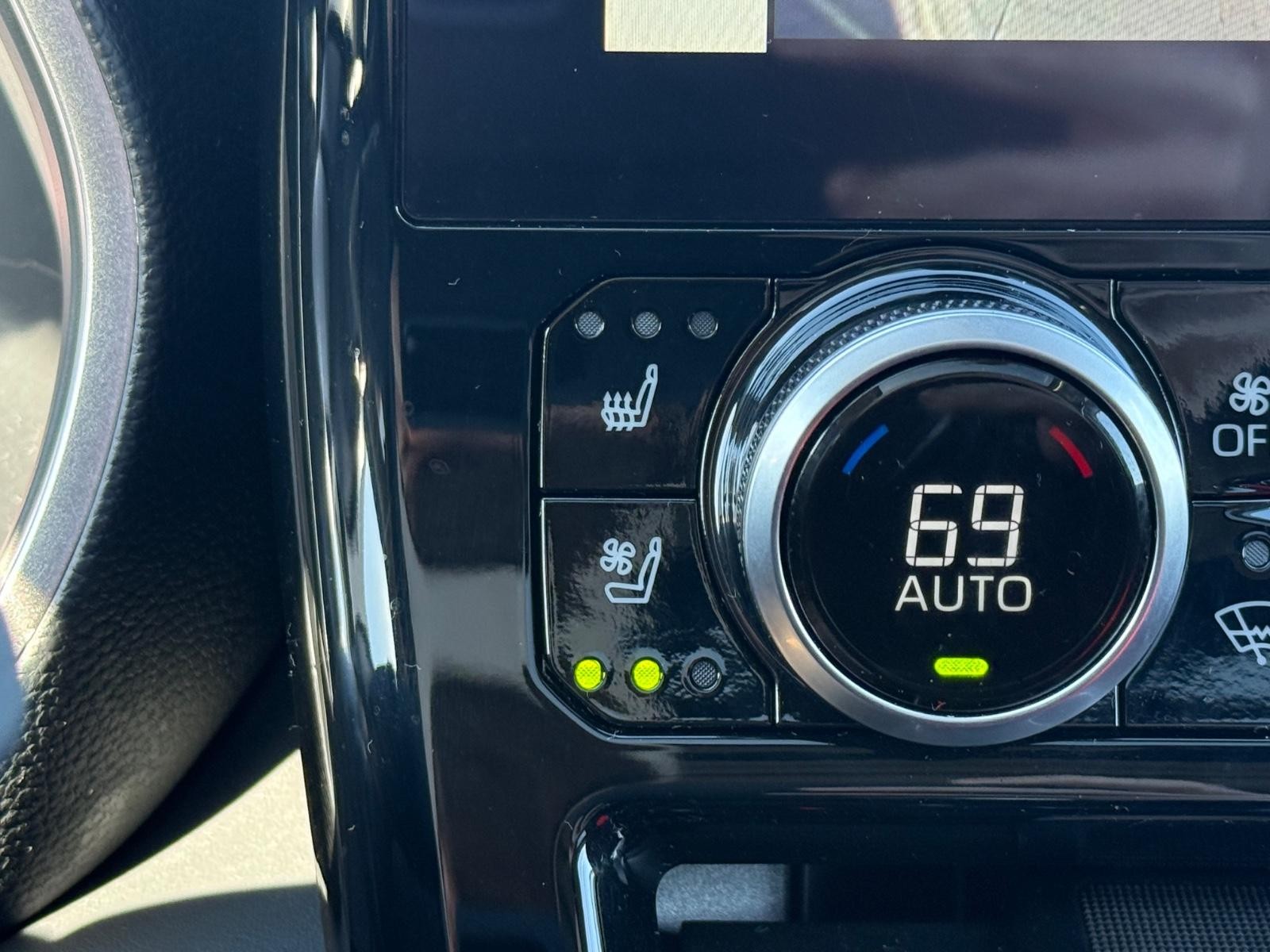 Toyota Highlander Vehicle Image 22