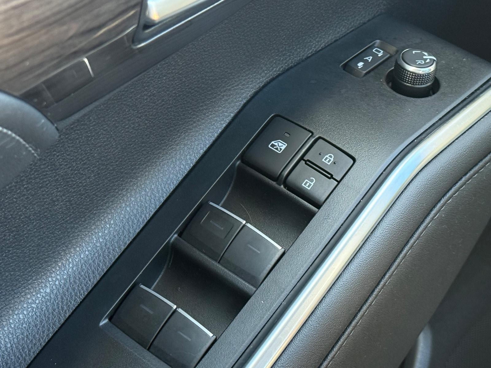 Toyota Highlander Vehicle Image 23