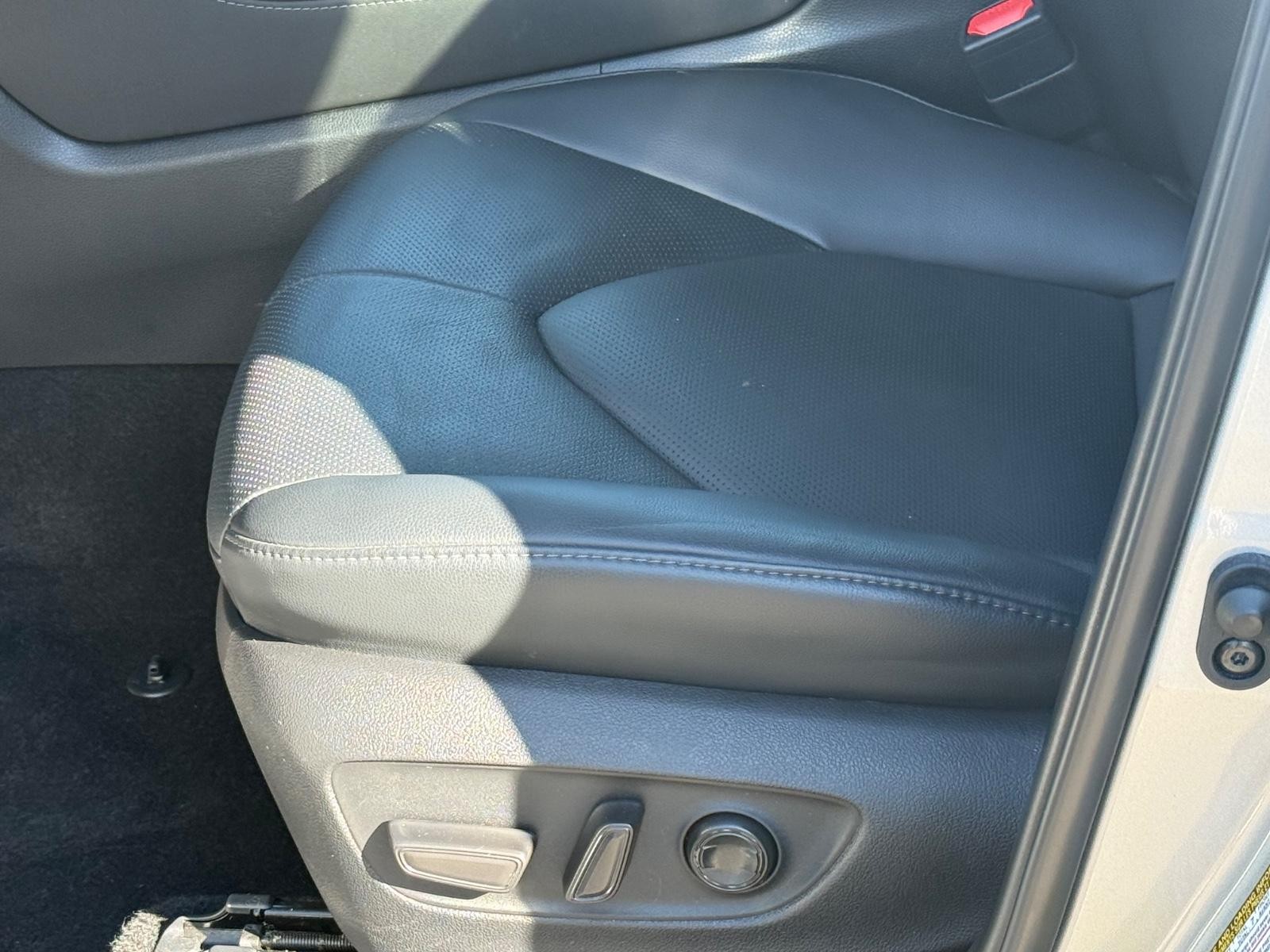 Toyota Highlander Vehicle Image 24