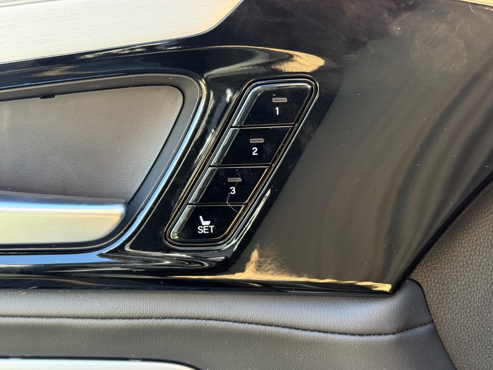 Acura MDX Vehicle Image 11