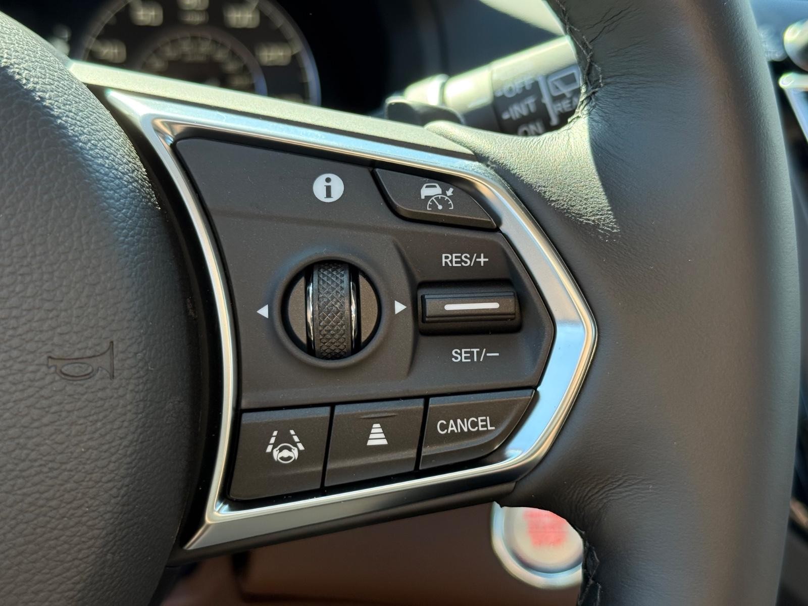 Acura RDX Vehicle Image 13