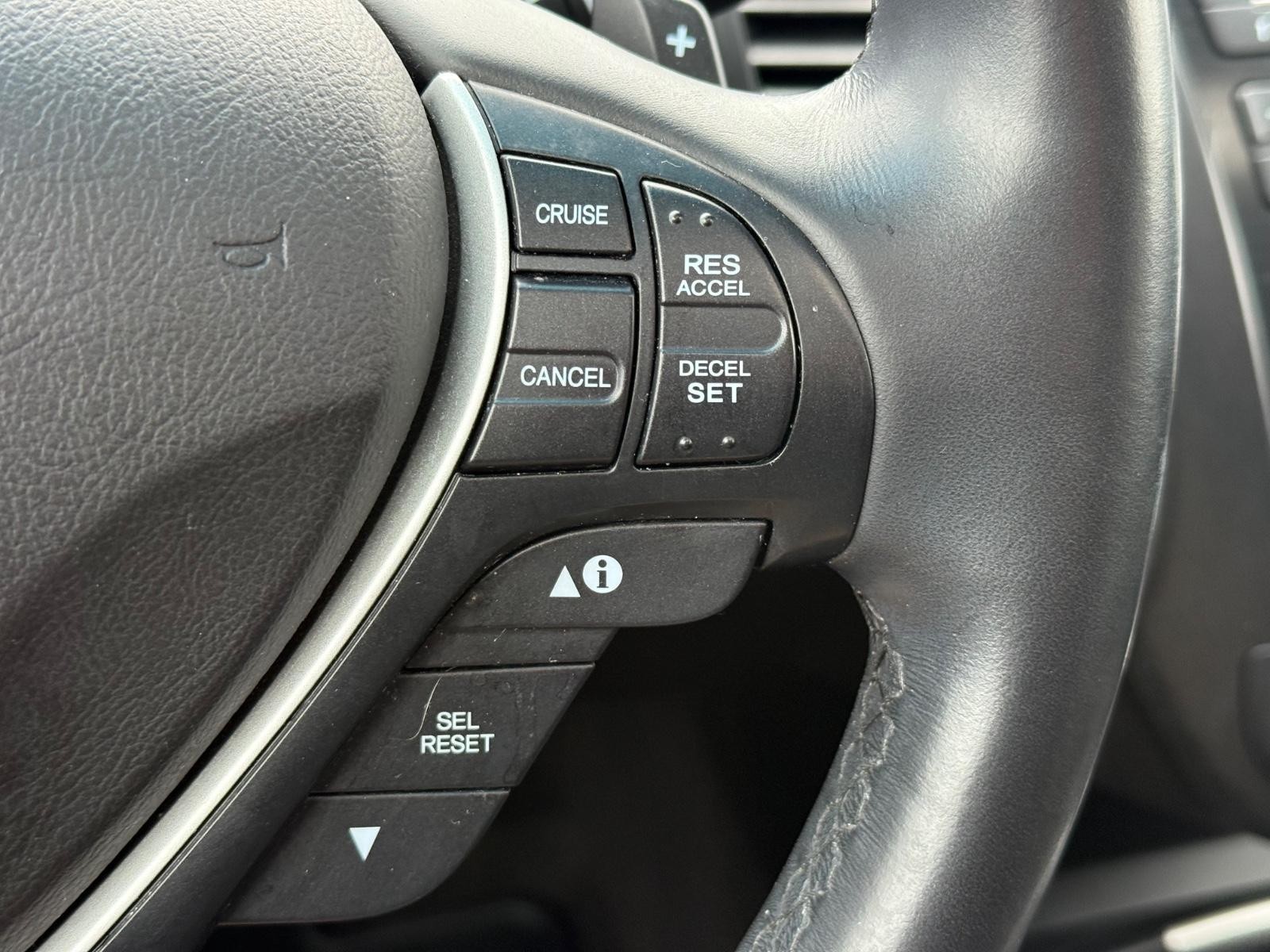 Acura RDX Vehicle Image 19