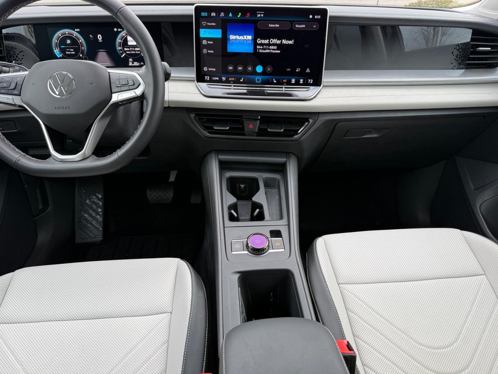 Volkswagen Tiguan Vehicle Image 11