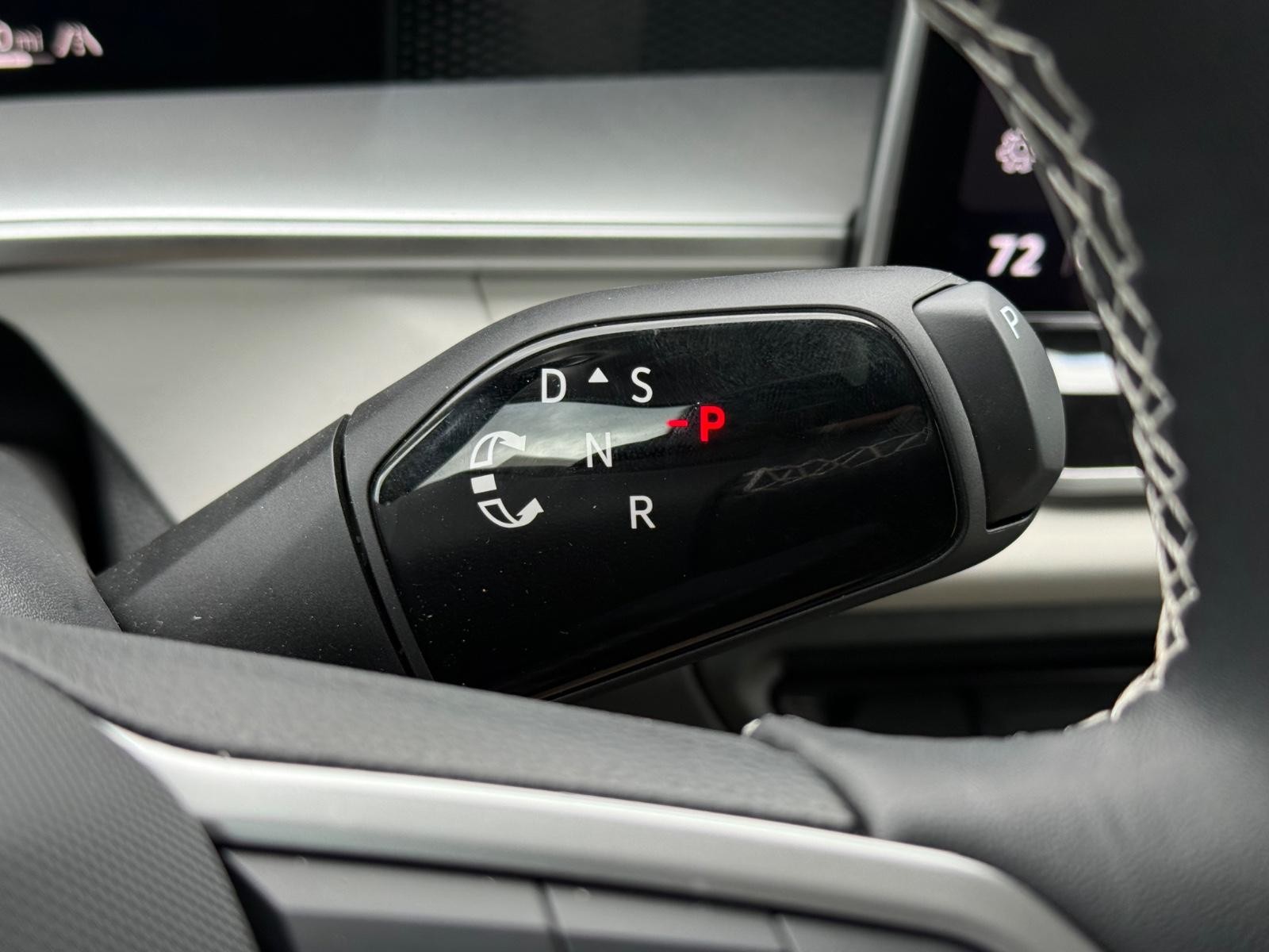 Volkswagen Tiguan Vehicle Image 17