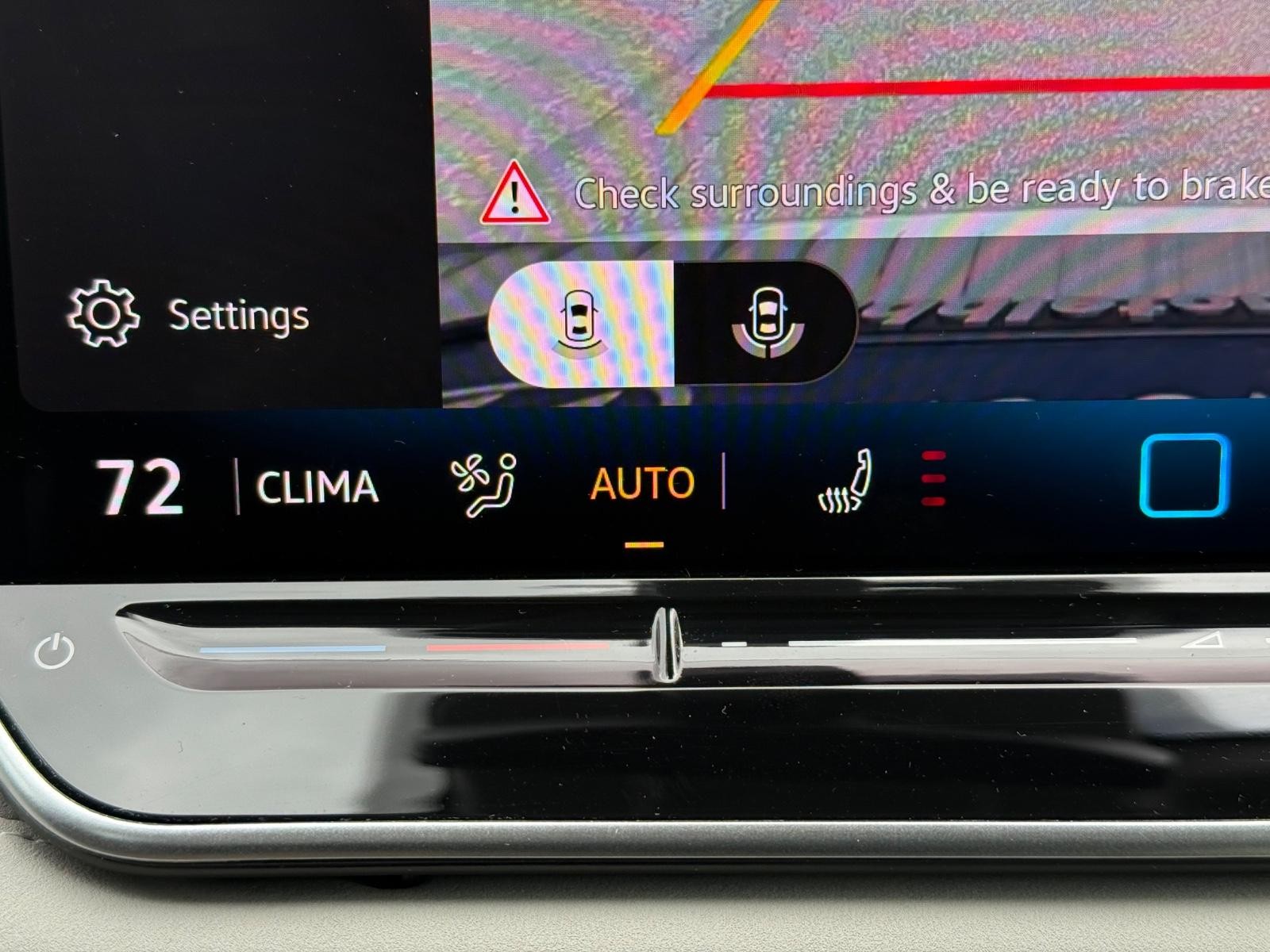 Volkswagen Tiguan Vehicle Image 19