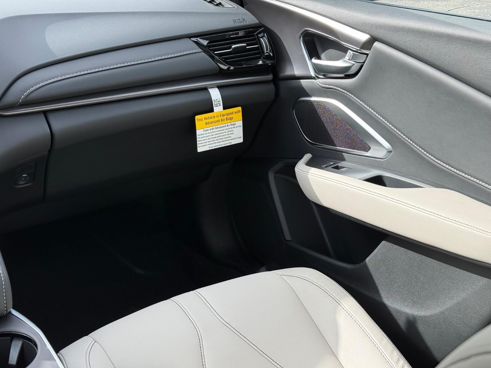 Acura RDX Vehicle Image 11