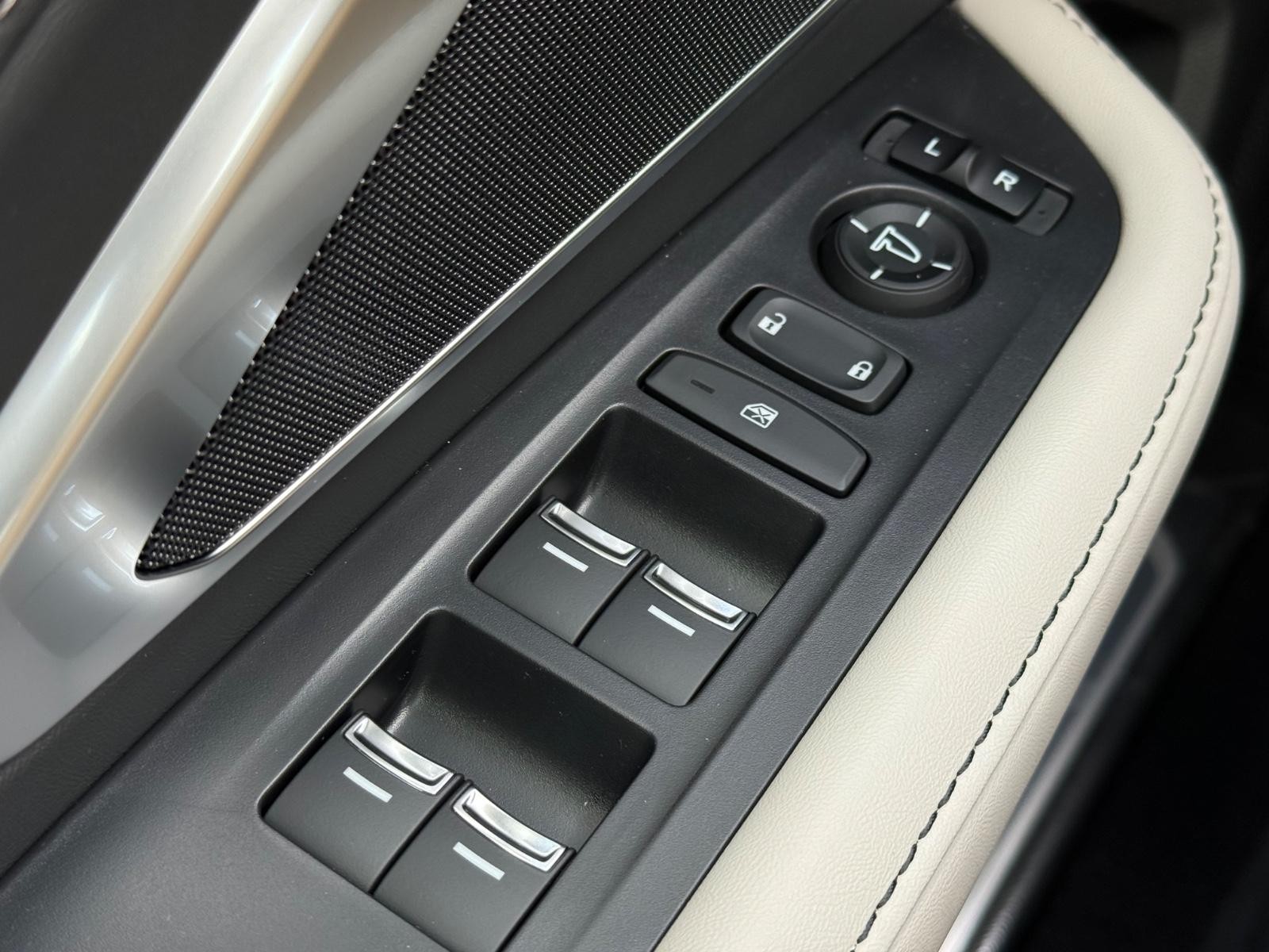 Acura RDX Vehicle Image 17